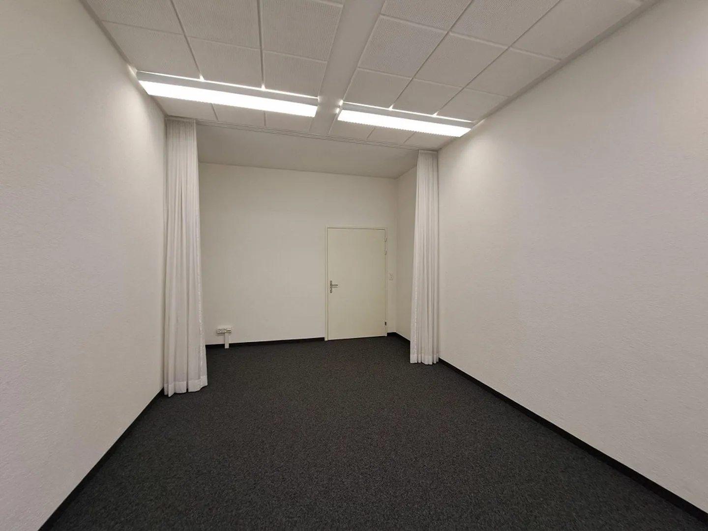 Bureau calme à louer - Photo 3 sur 3