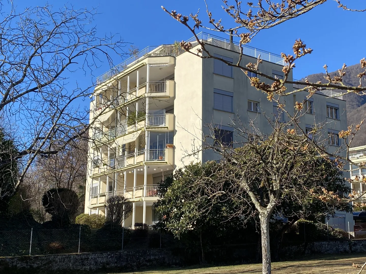 Minusio - appartement 3.5 pièces avec vue partielle sur le lac - Photo 1 sur 14