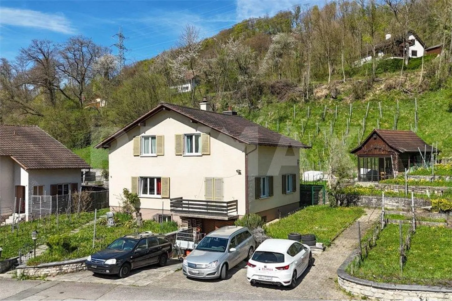 Casa unifamiliare sul pendio soleggiato con ampio terreno a Obermumpf - Foto 1 di 13