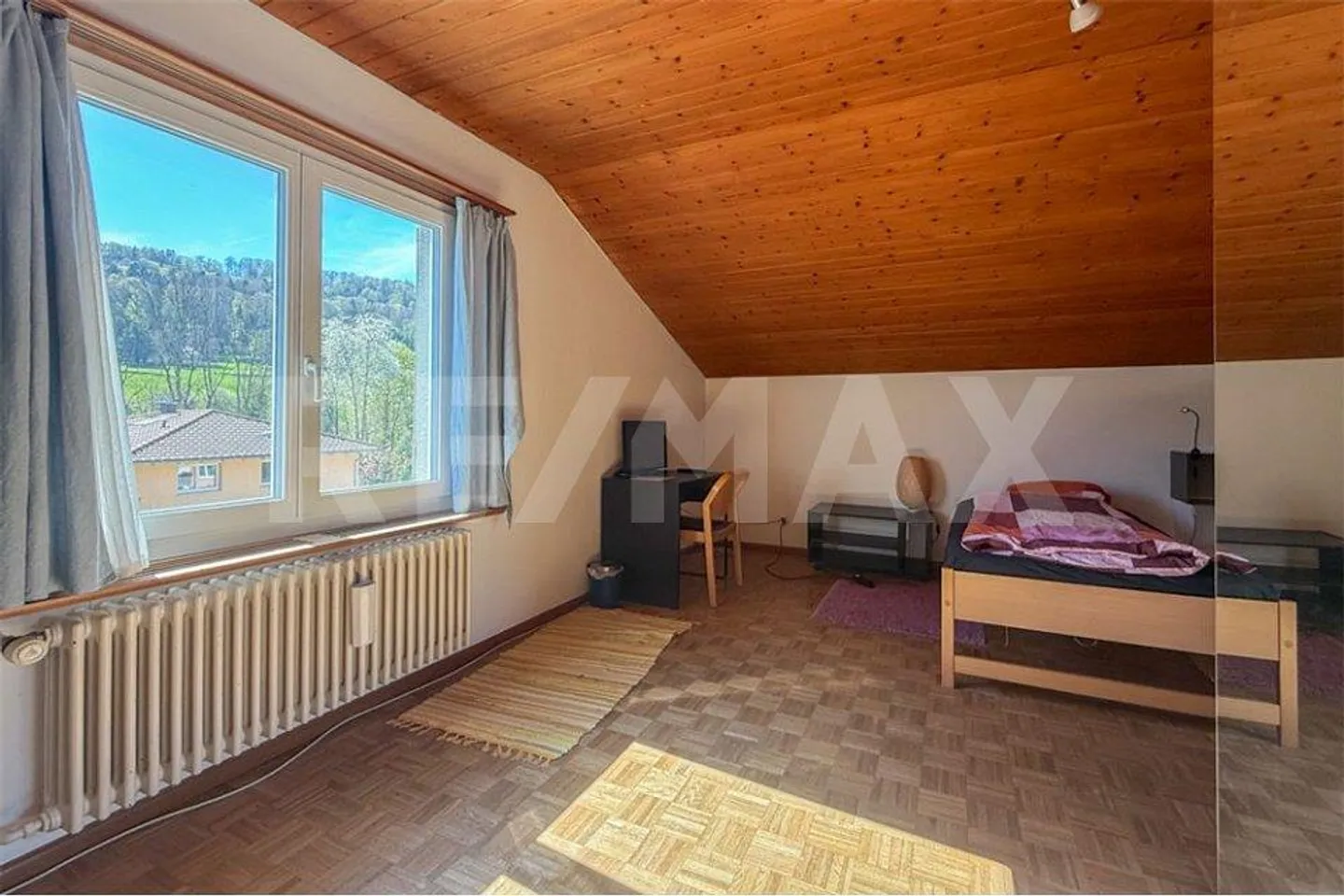 Casa unifamiliare sul pendio soleggiato con ampio terreno a Obermumpf - Foto 7 di 13