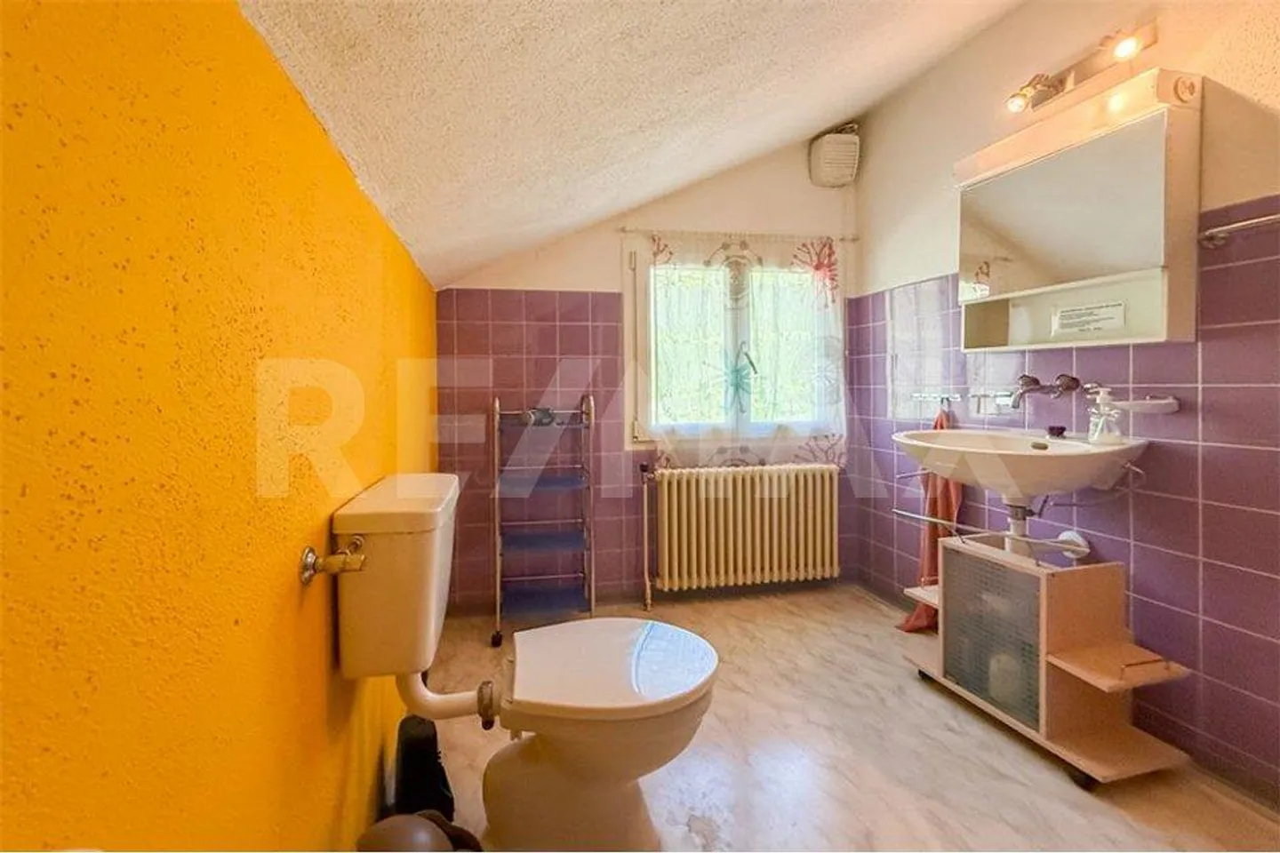 Casa unifamiliare sul pendio soleggiato con ampio terreno a Obermumpf - Foto 8 di 13