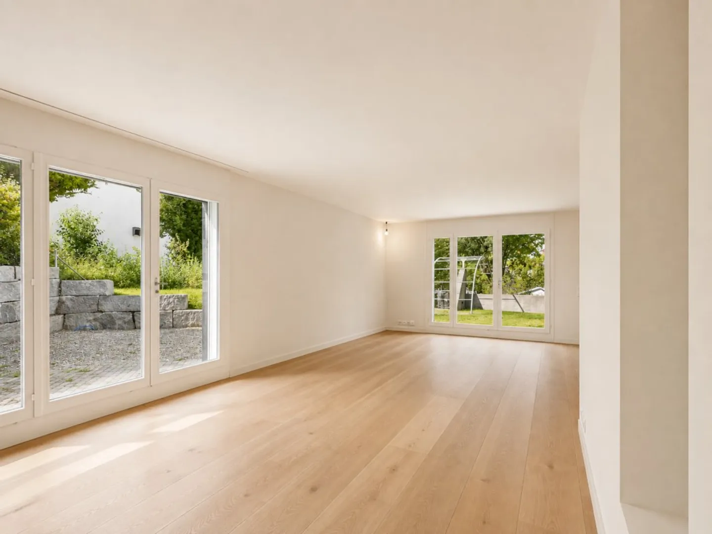 Appartement spacieux avec jardin - Photo 4 sur 15