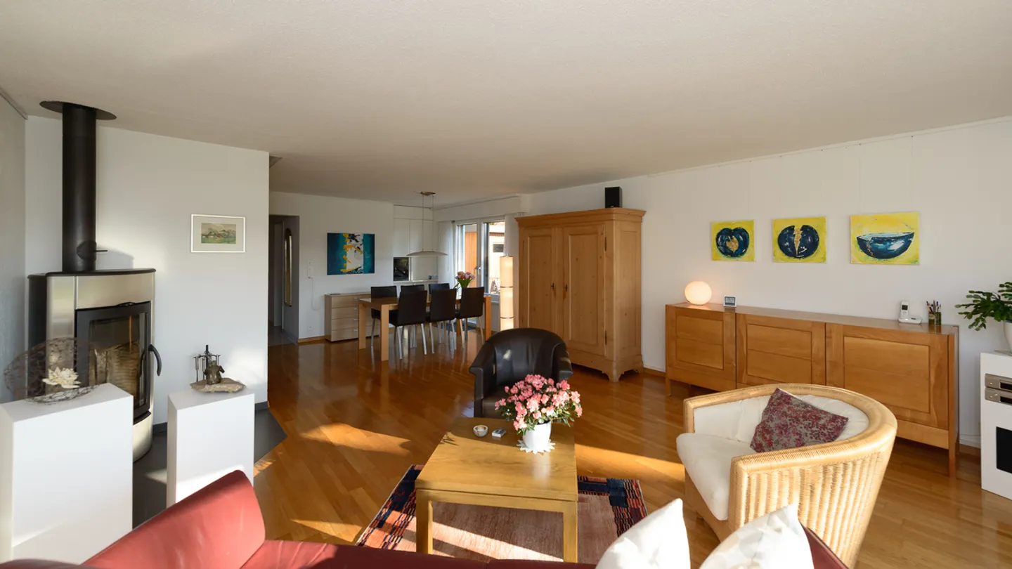 Maison jumelée de 5 ½ pièces soigneusement entretenue - Photo 4 sur 10