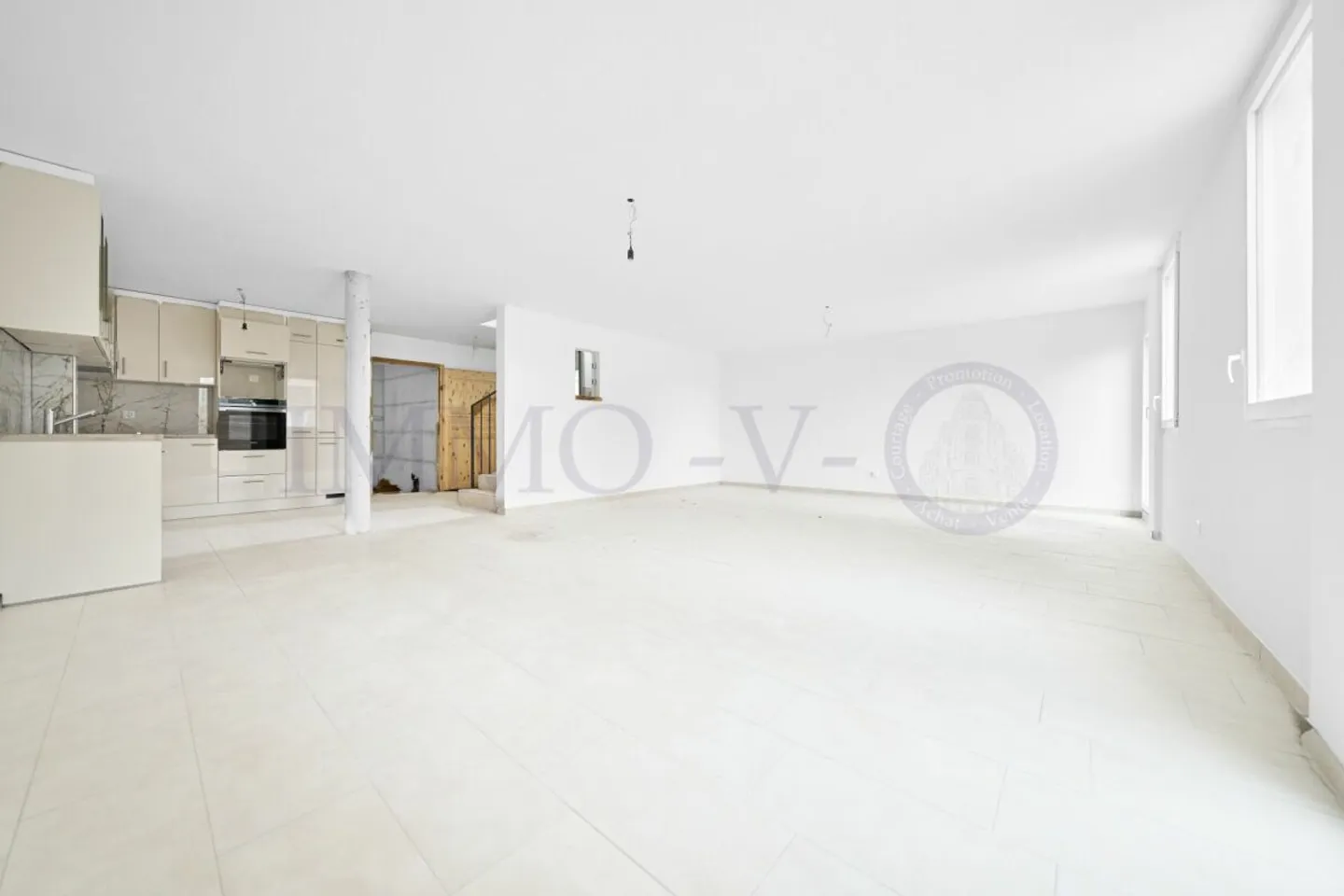 GERÄUMIGES NEUES DUPLEX MIT TERRASSE - Foto 1 von 9