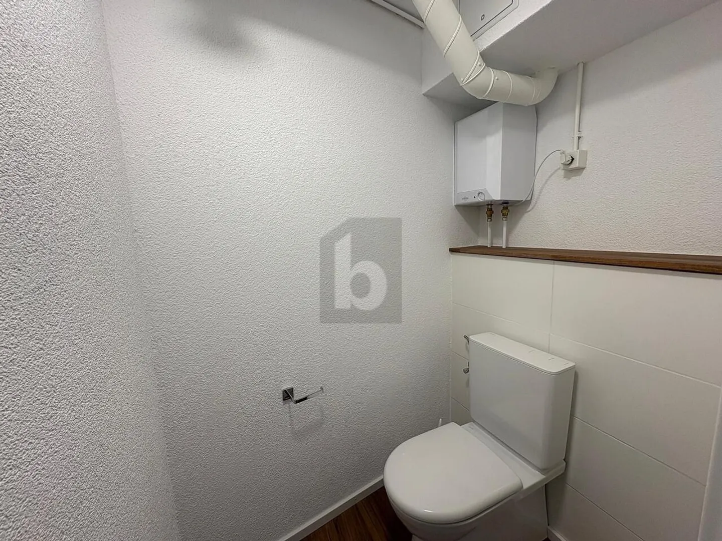 CHAMBRE MULTIFONCTIONNELLE LUXUEUSE - Photo 4 sur 5