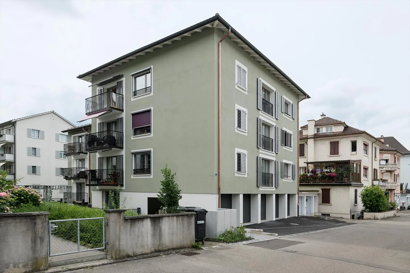 2.5 Room Apartment - Photo 2 of 6