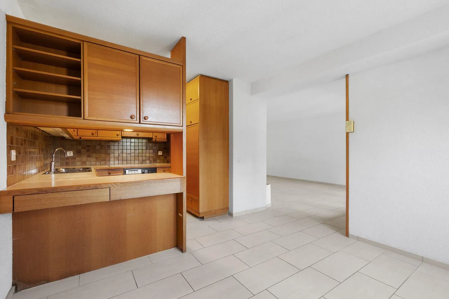 Appartamento 4.5 stanze con potenziale e molte possibilità di design - Foto 3 di 7