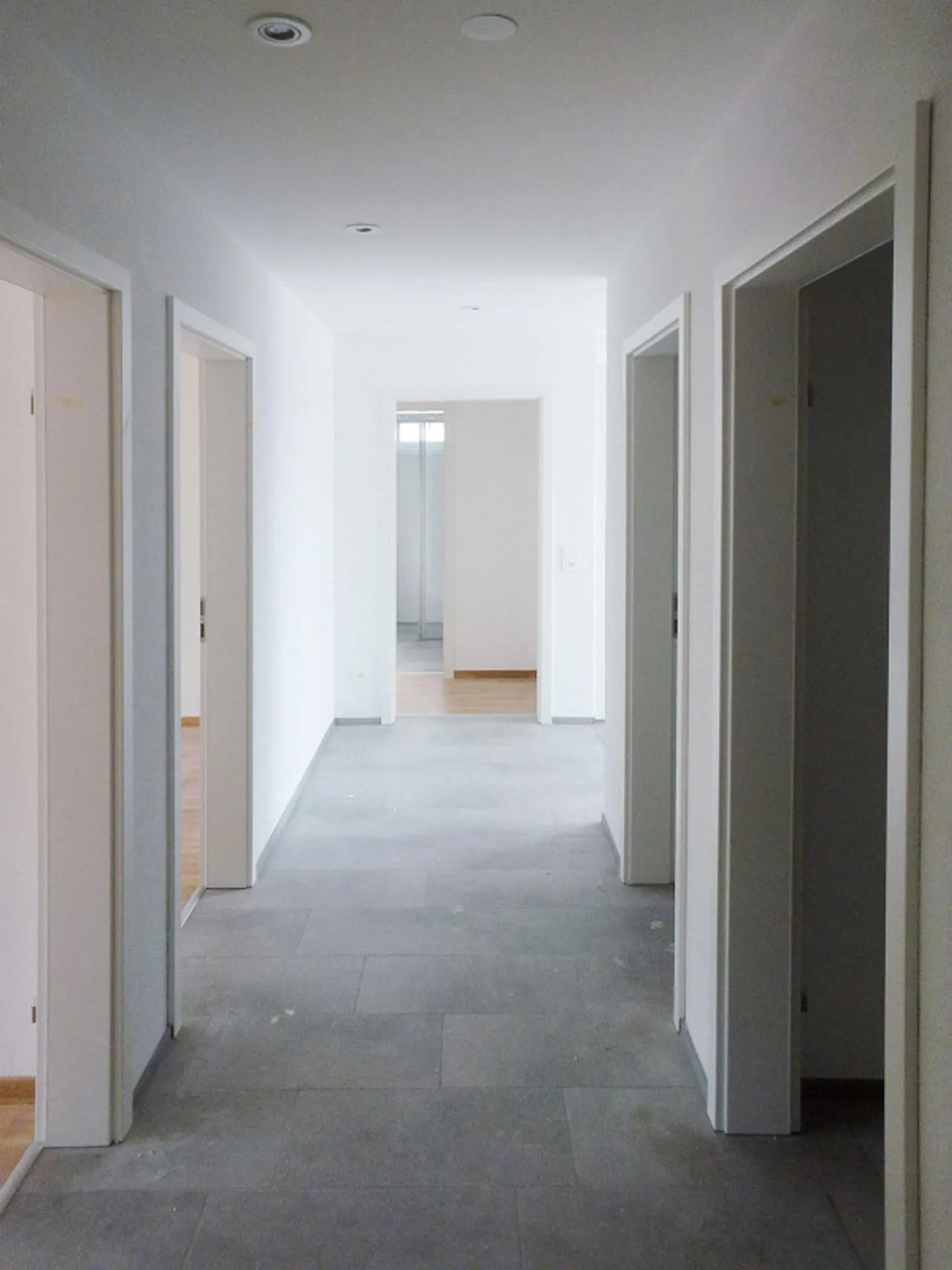 Mehrfamilienhaus mit 18 Wohnungen – 5,15% Rendite, Mietgarantie für Investoren - Foto 12 von 13