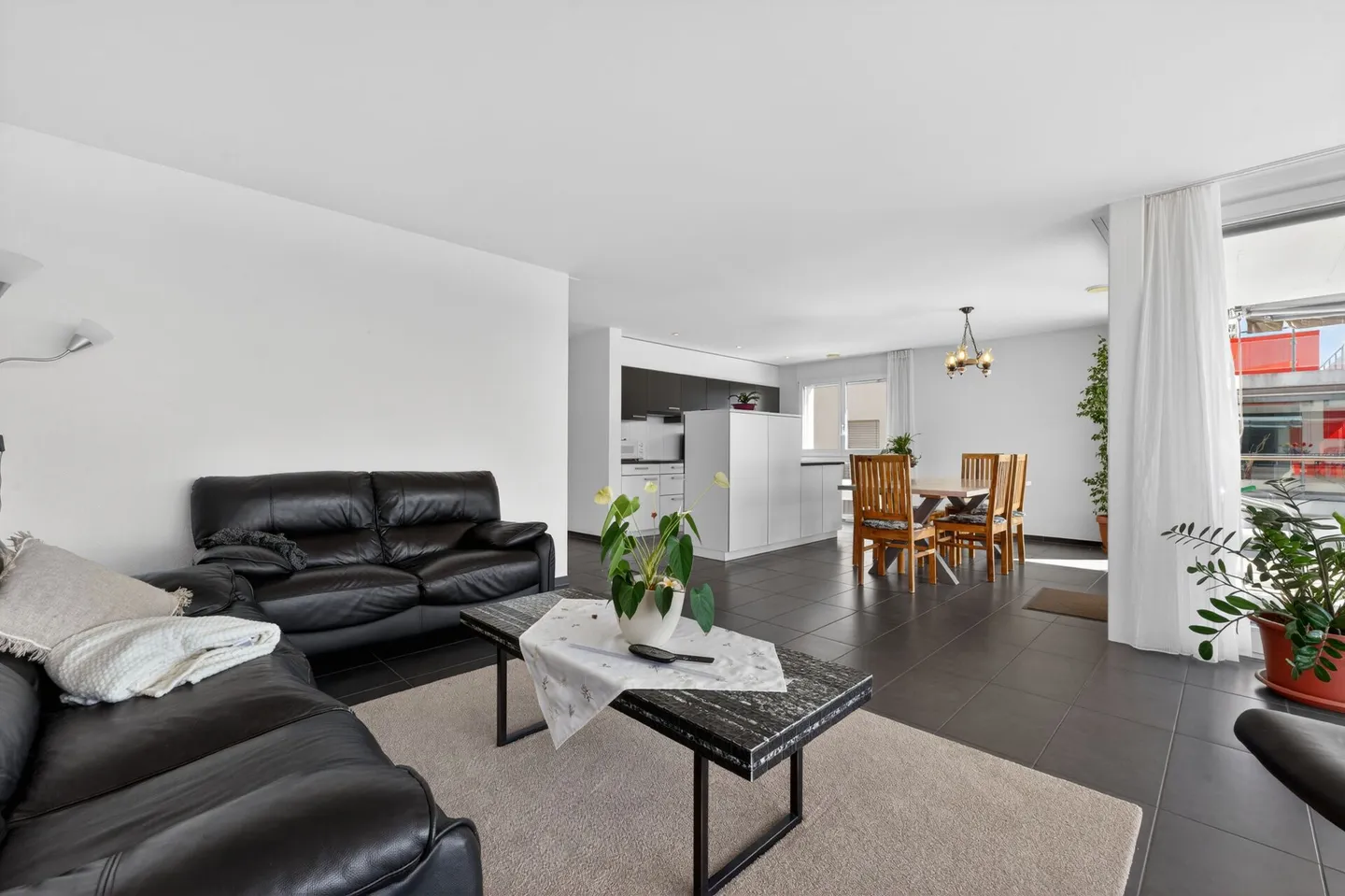 Ihr neues Zuhause mit Aussicht: Grosszügige 4.5-Zimmerwohnung mit Panorama - Photo 6 sur 18