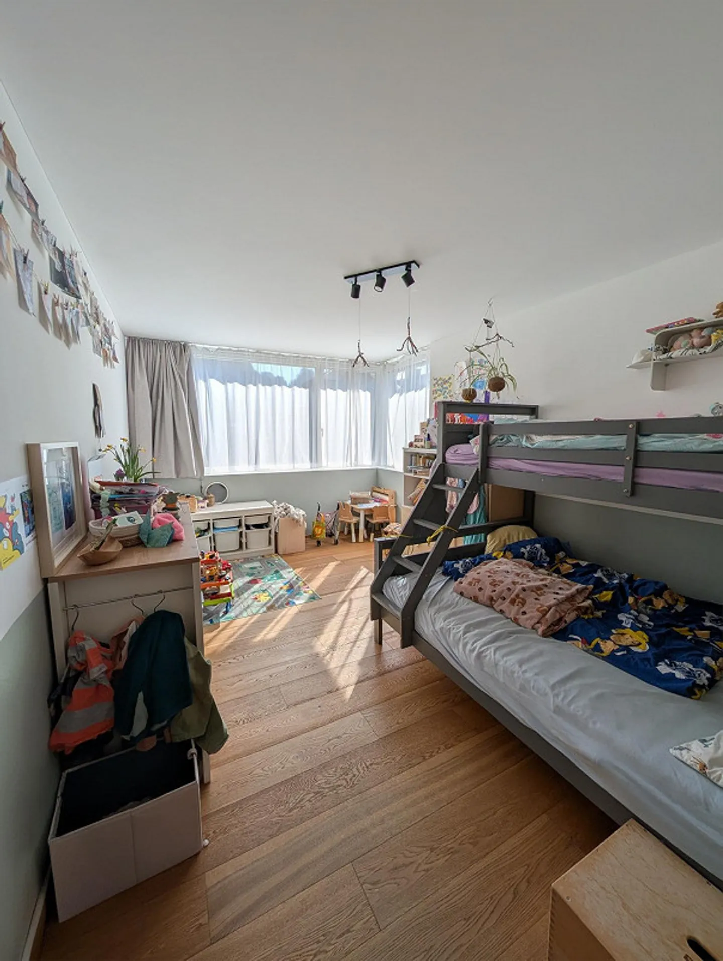 Sunny 4.5-room apartment in Trin Mulin as a primary or secondary residence - Photo 5 of 10