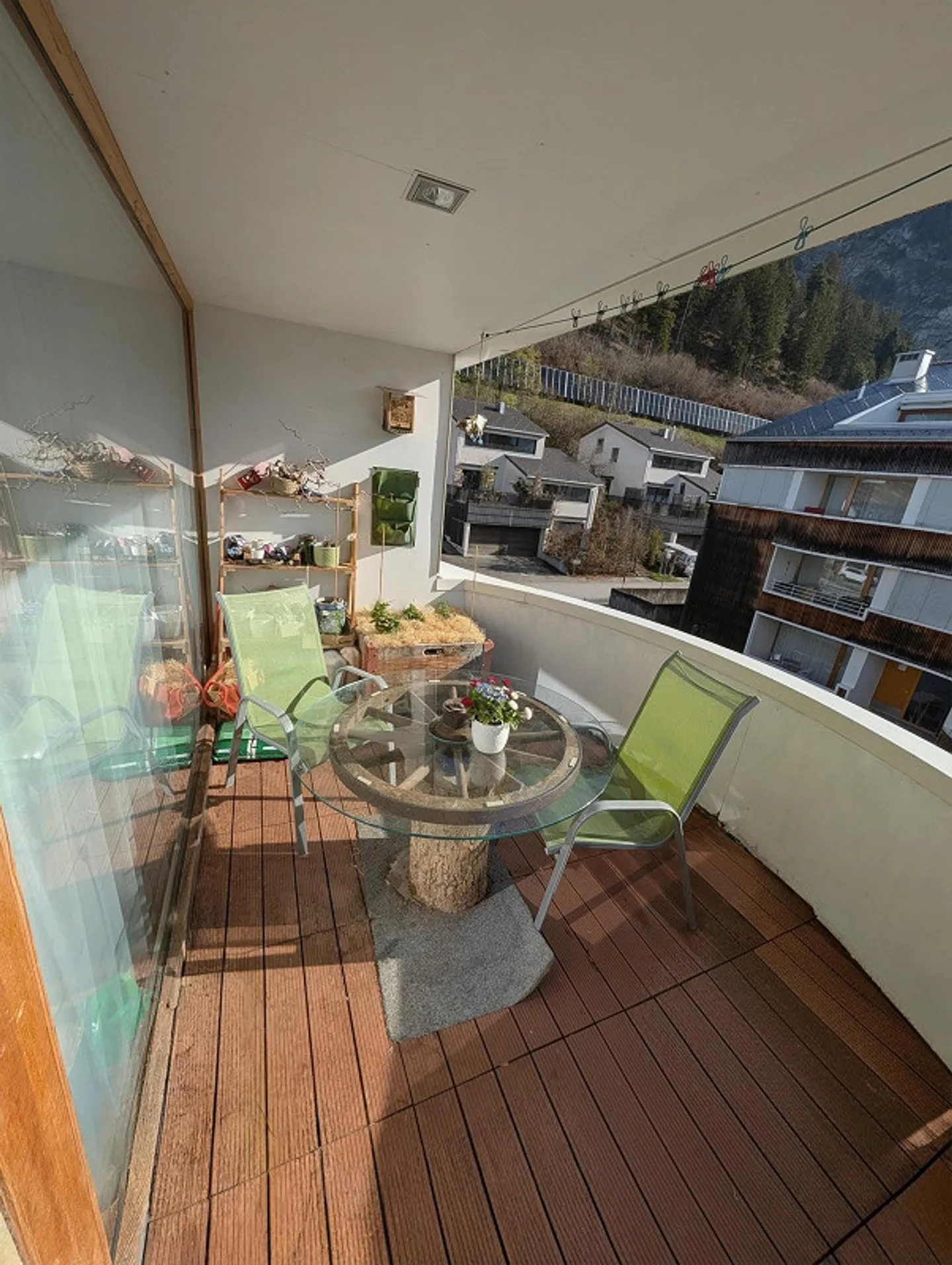 Sunny 4.5-room apartment in Trin Mulin as a primary or secondary residence - Photo 8 of 10