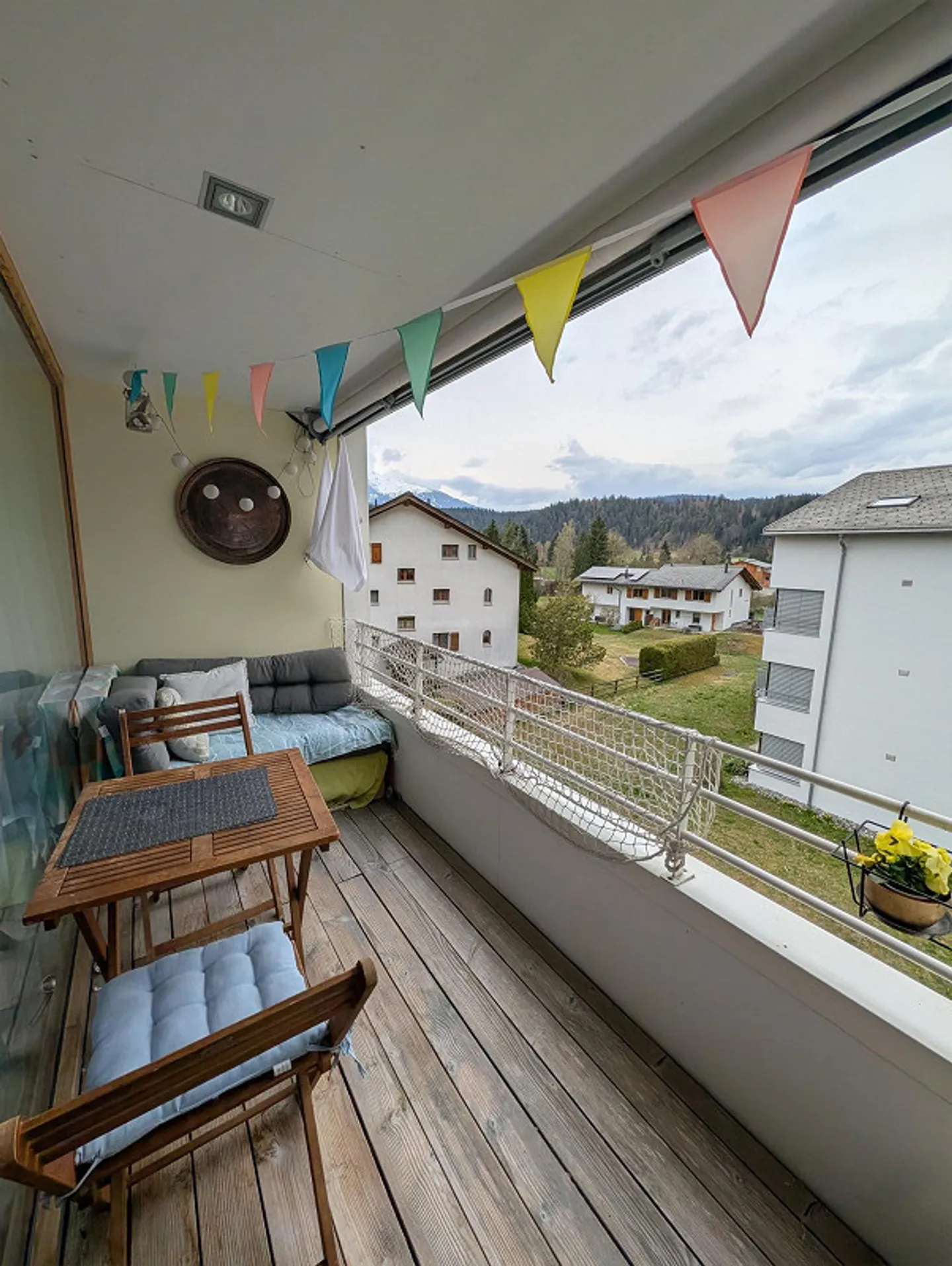 Sunny 4.5-room apartment in Trin Mulin as a primary or secondary residence - Photo 9 of 10