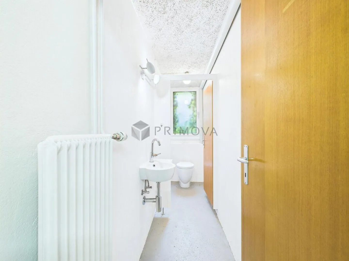 Commercial property with building reserve in the commercial zone - Photo 9 of 12