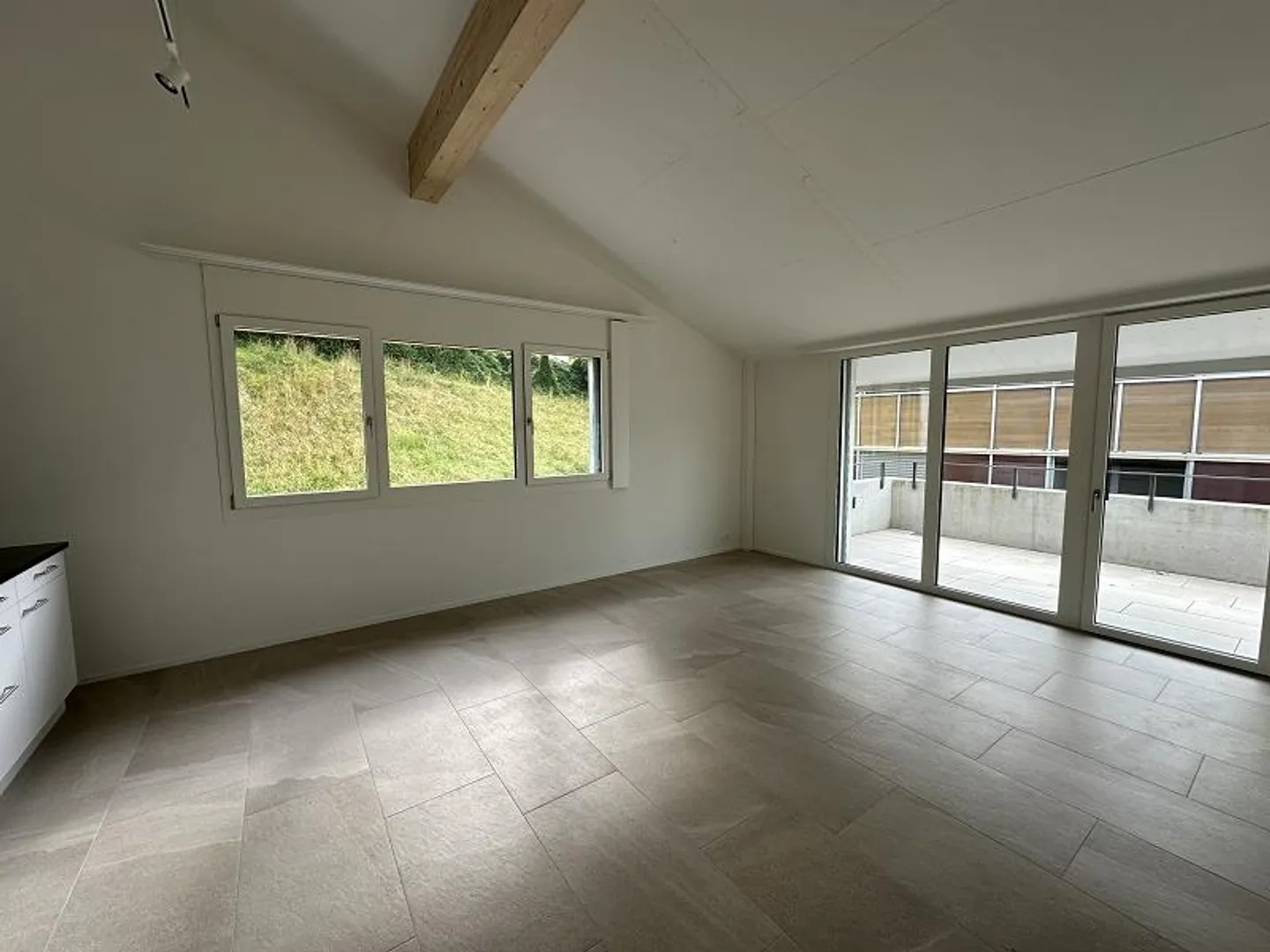 Spacieux appartement mansardé, "Zentrum Tobel" - Photo 3 sur 12