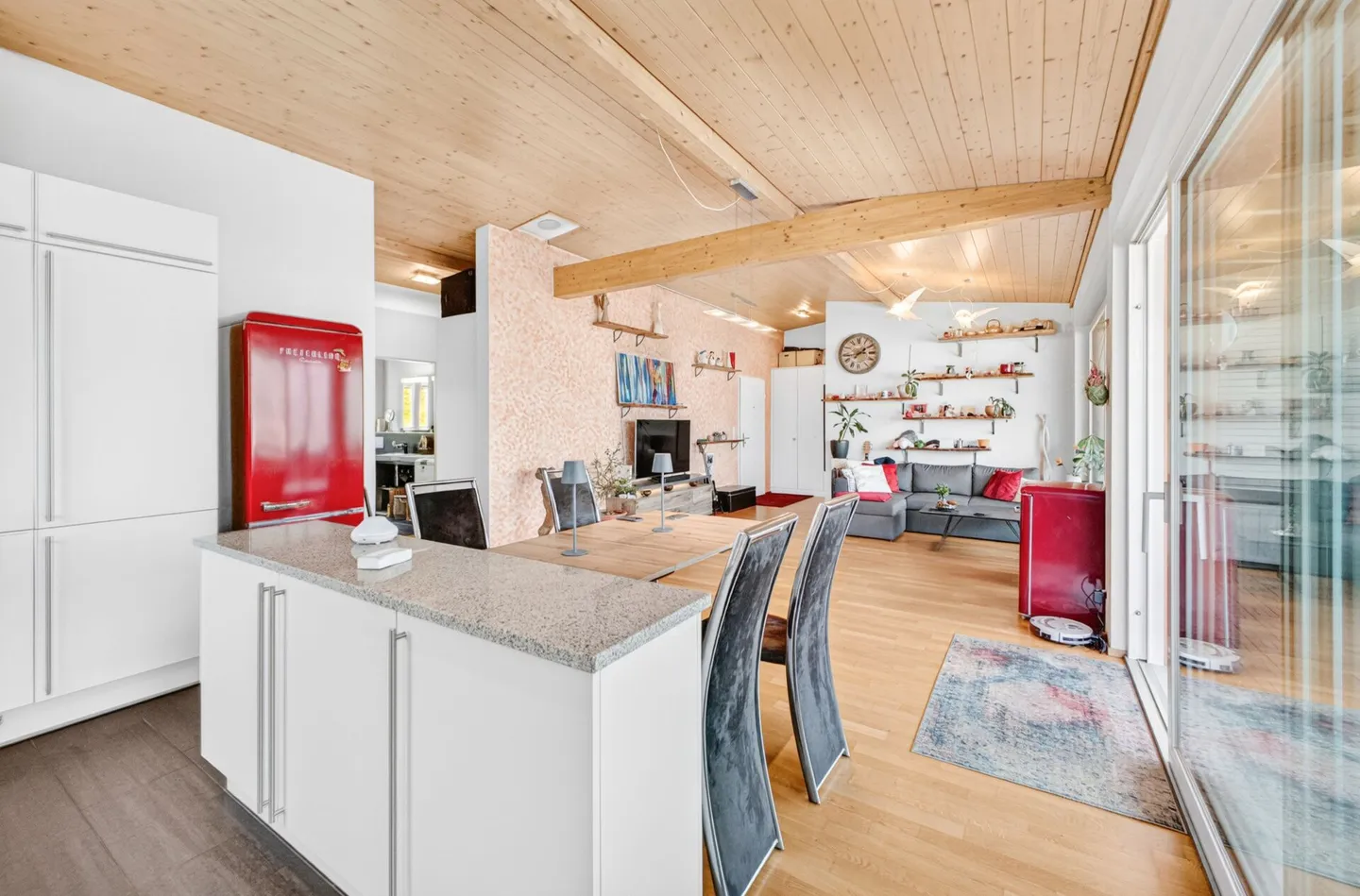 Living above Lake Walen - Sunny 3½-room penthouse with panoramic views - Photo 2 of 16