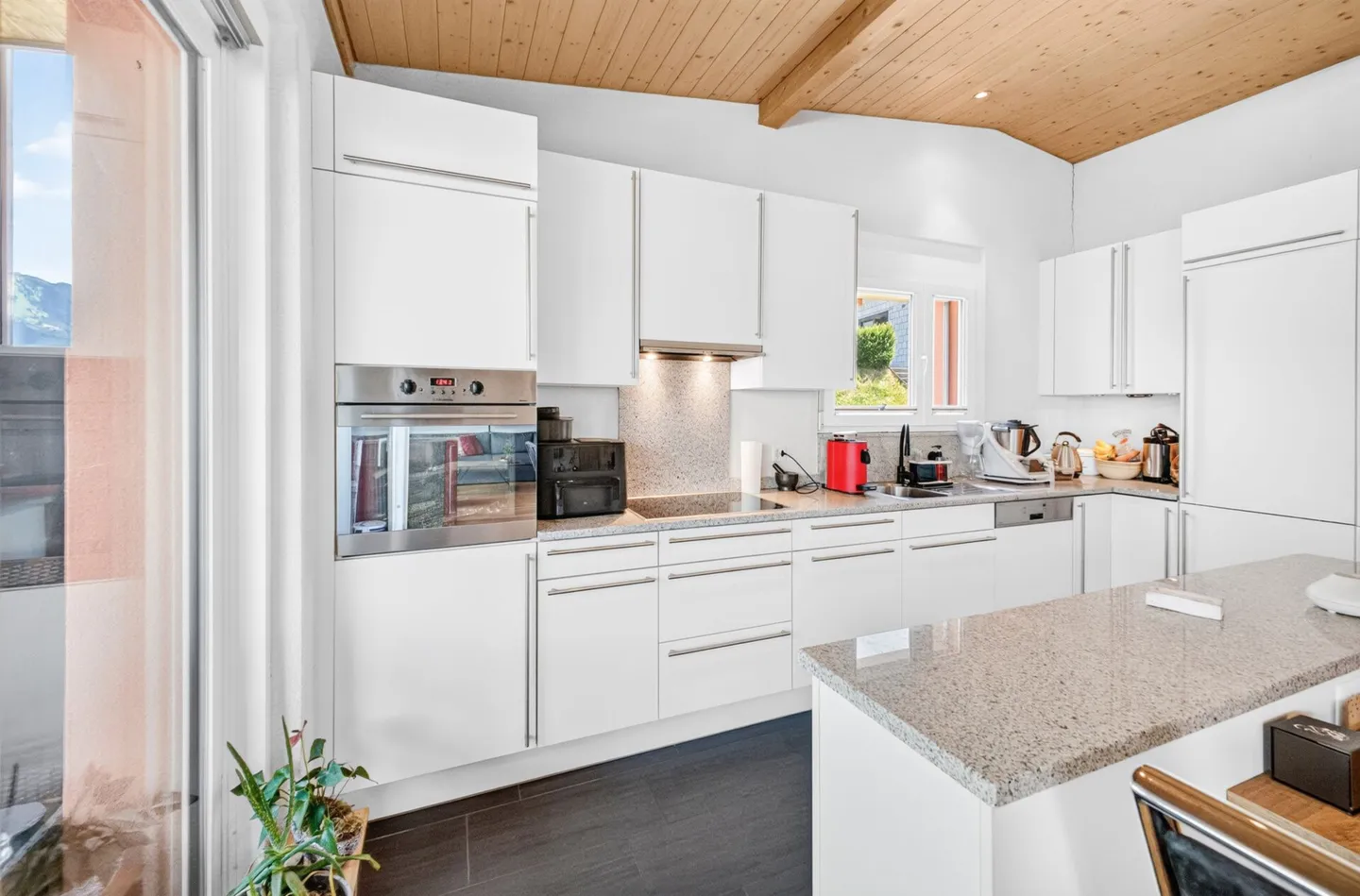Living above Lake Walen - Sunny 3½-room penthouse with panoramic views - Photo 4 of 16
