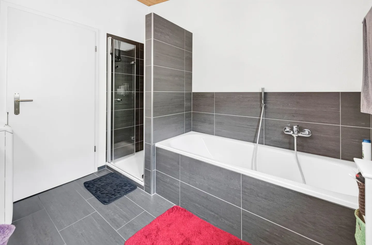 Living above Lake Walen - Sunny 3½-room penthouse with panoramic views - Photo 8 of 16