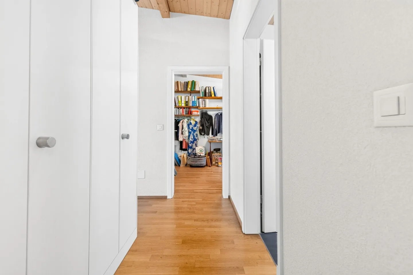 Living above Lake Walen - Sunny 3½-room penthouse with panoramic views - Photo 11 of 16