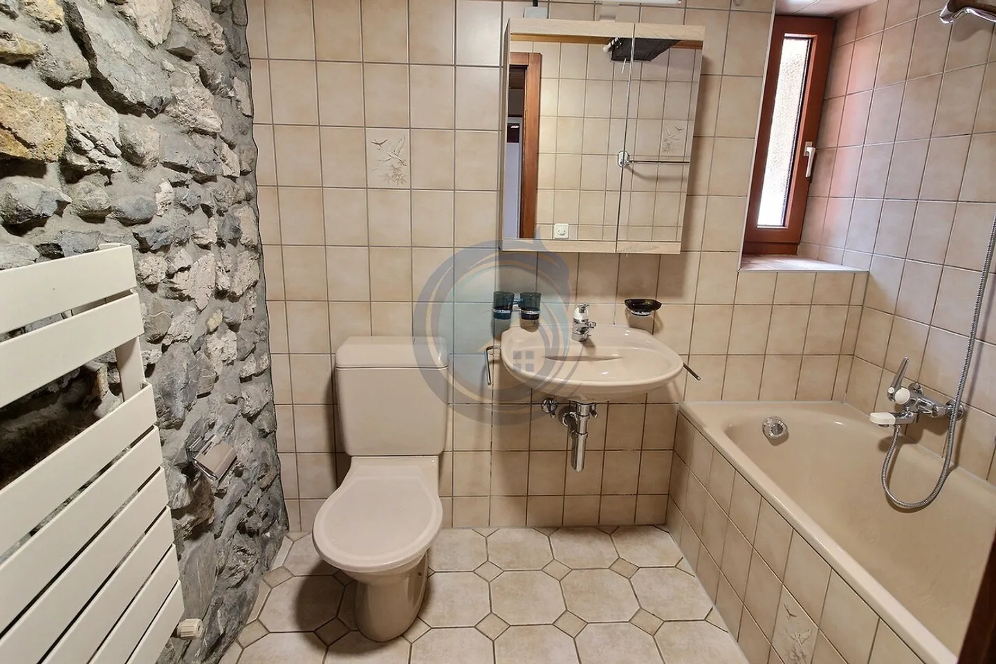 Charming 3.5 Room Apartment with Character - Photo 6 of 10