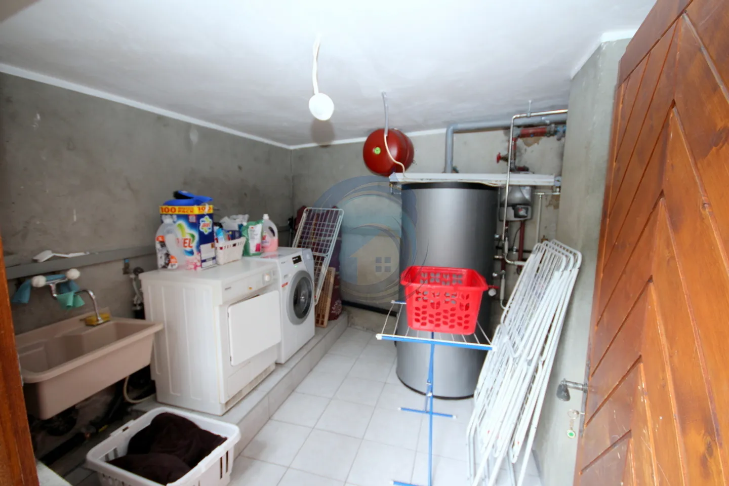 Charming 3.5 Room Apartment with Character - Photo 8 of 10