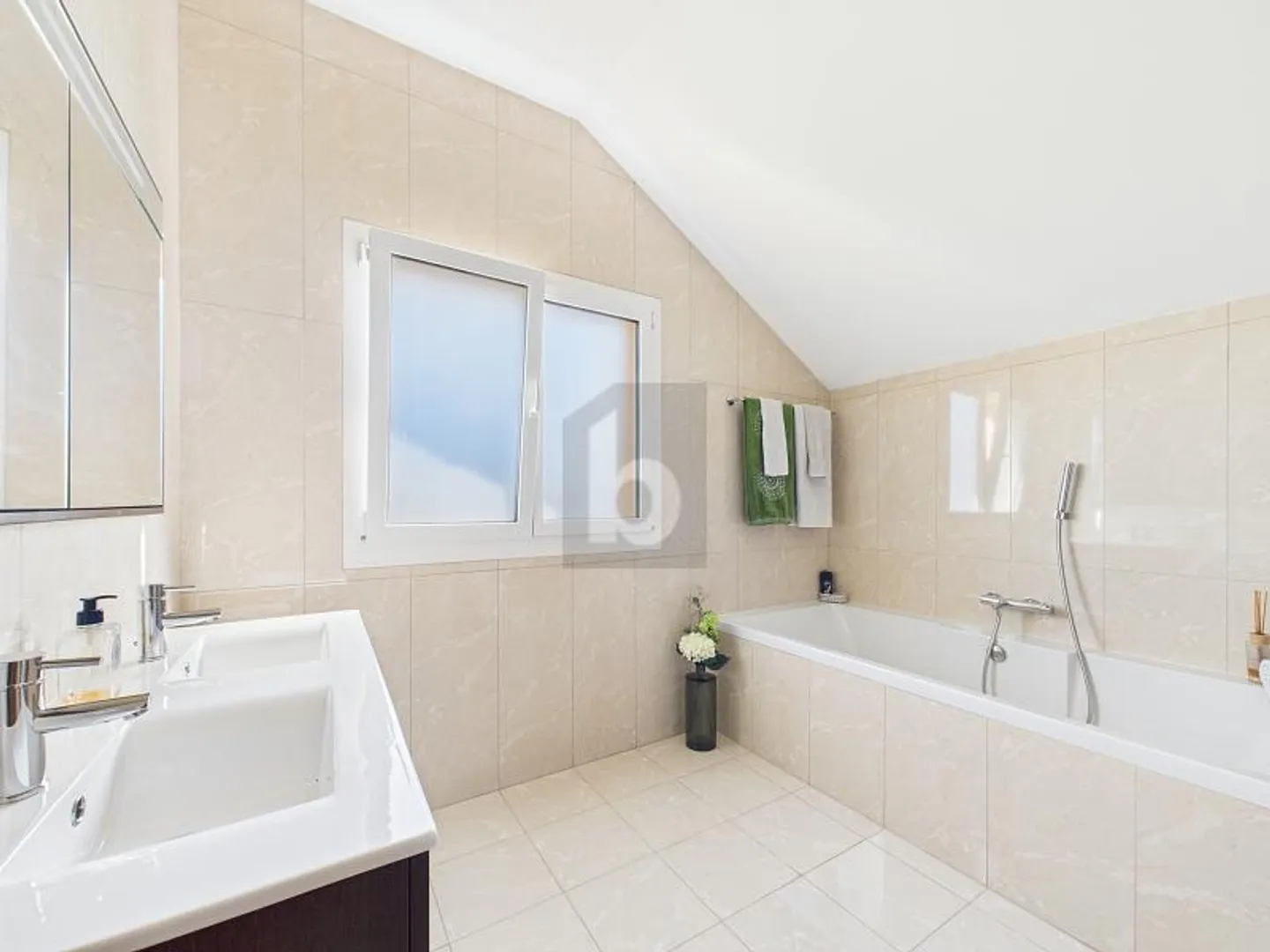 Charmante Maison Familiale avec Jardin - Photo 5 sur 6