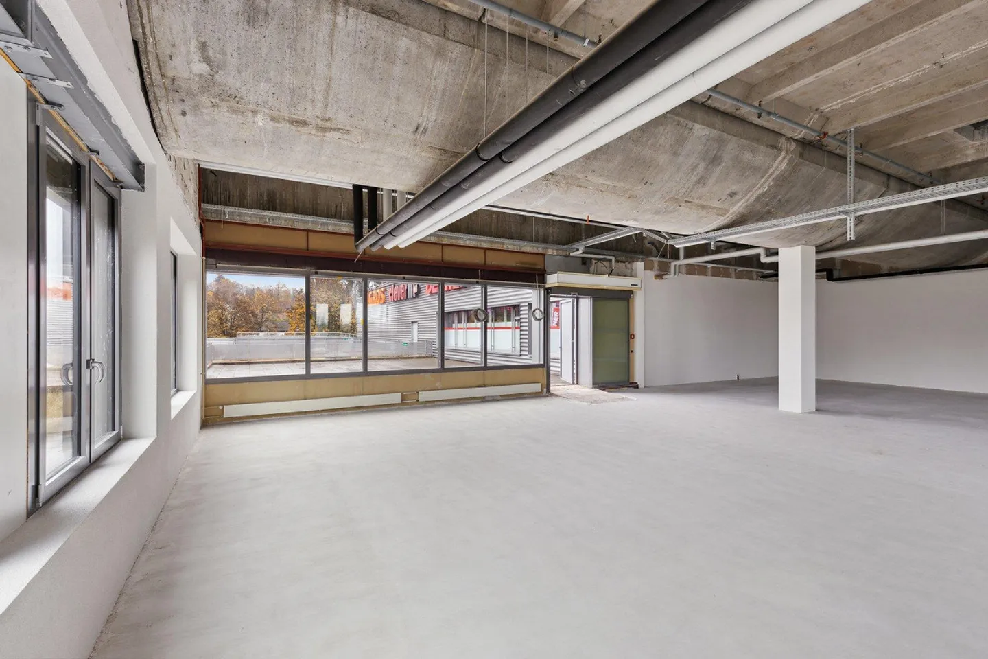Spazio per nuove idee imprenditoriali al 2° piano del centro commerciale Seepark - Foto 11 di 13