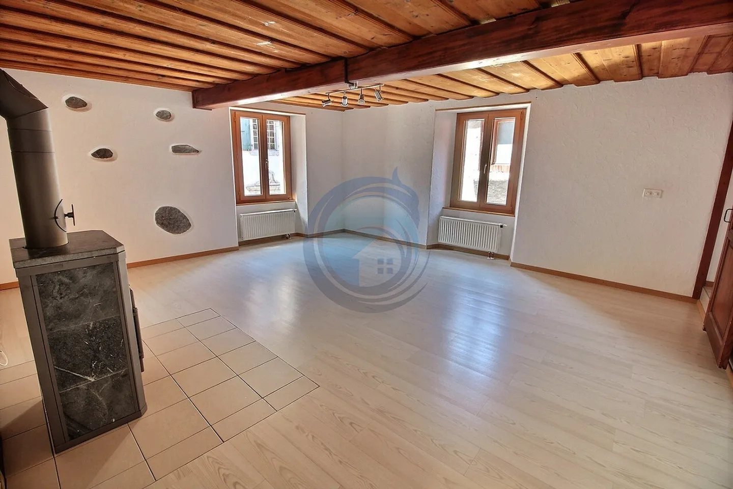 Charming 3.5 Room Apartment with Character - Photo 1 of 10