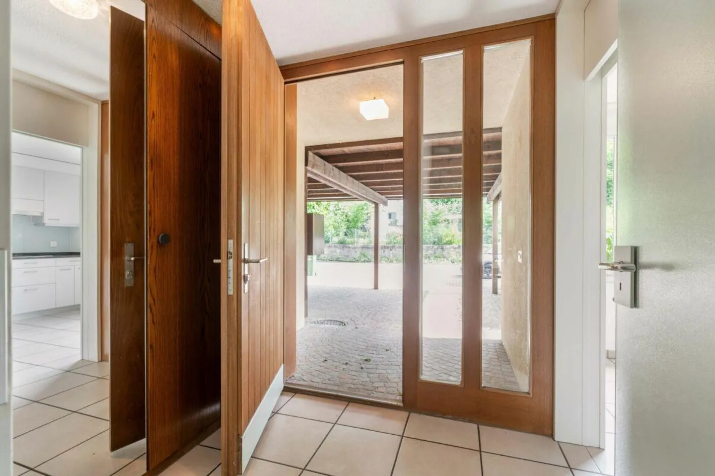 Maison de ville spacieuse de 6,5 pièces au cœur de Wettingen - Photo 2 sur 22