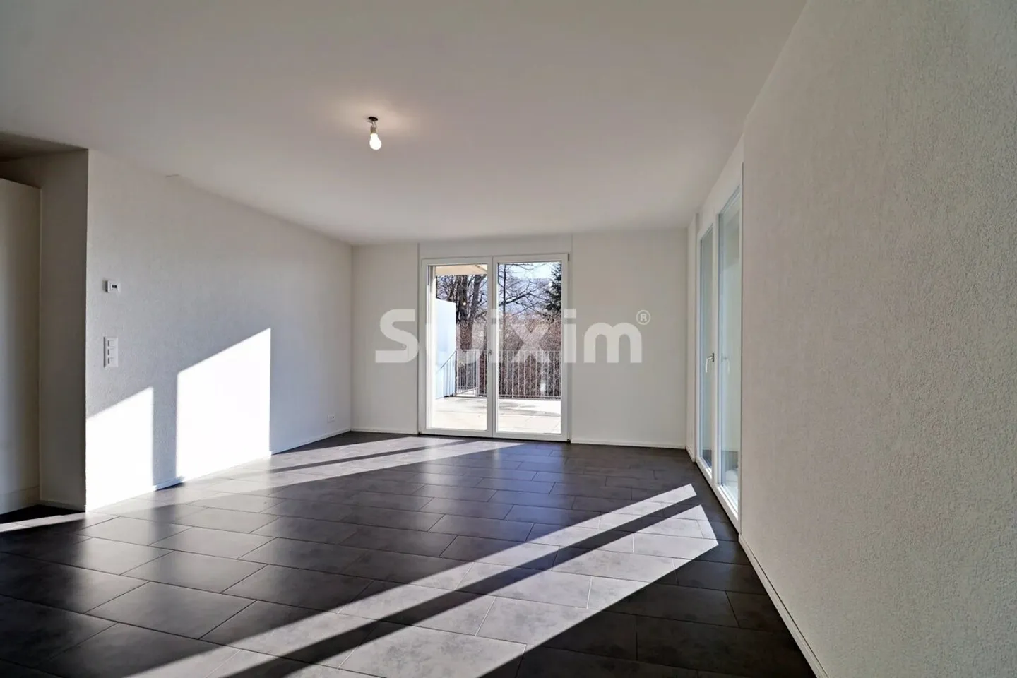 Stunning Penthouse with Mountain View - Photo 3 of 6