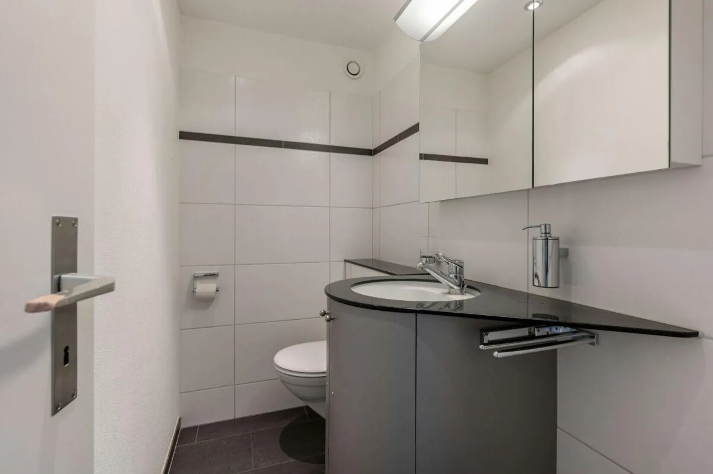 Maison de ville spacieuse de 6,5 pièces au cœur de Wettingen - Photo 8 sur 22