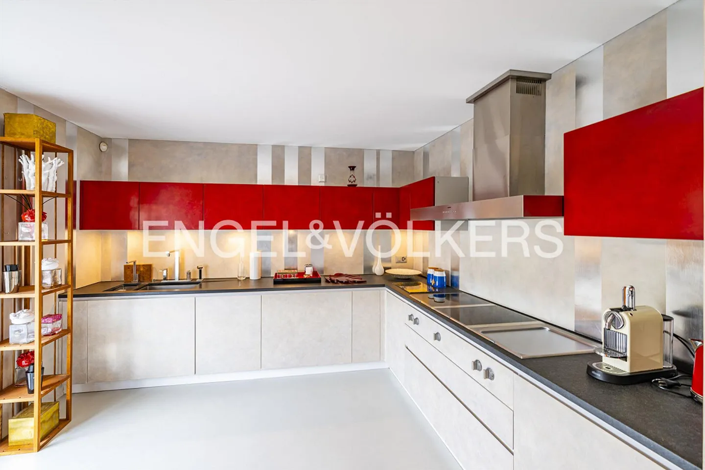 Villa Rubino - Designer Garden Duplex (65) - Photo 5 of 7
