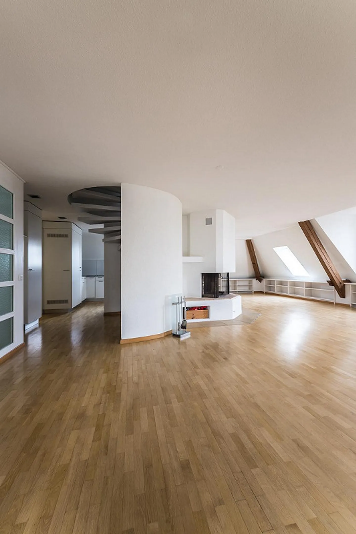 GROSSZÜGIGE 5.5 MAISONETTE-WOHNUNG AN BESTER WOHNLAGE AM ROSENBERG - Foto 8 von 22