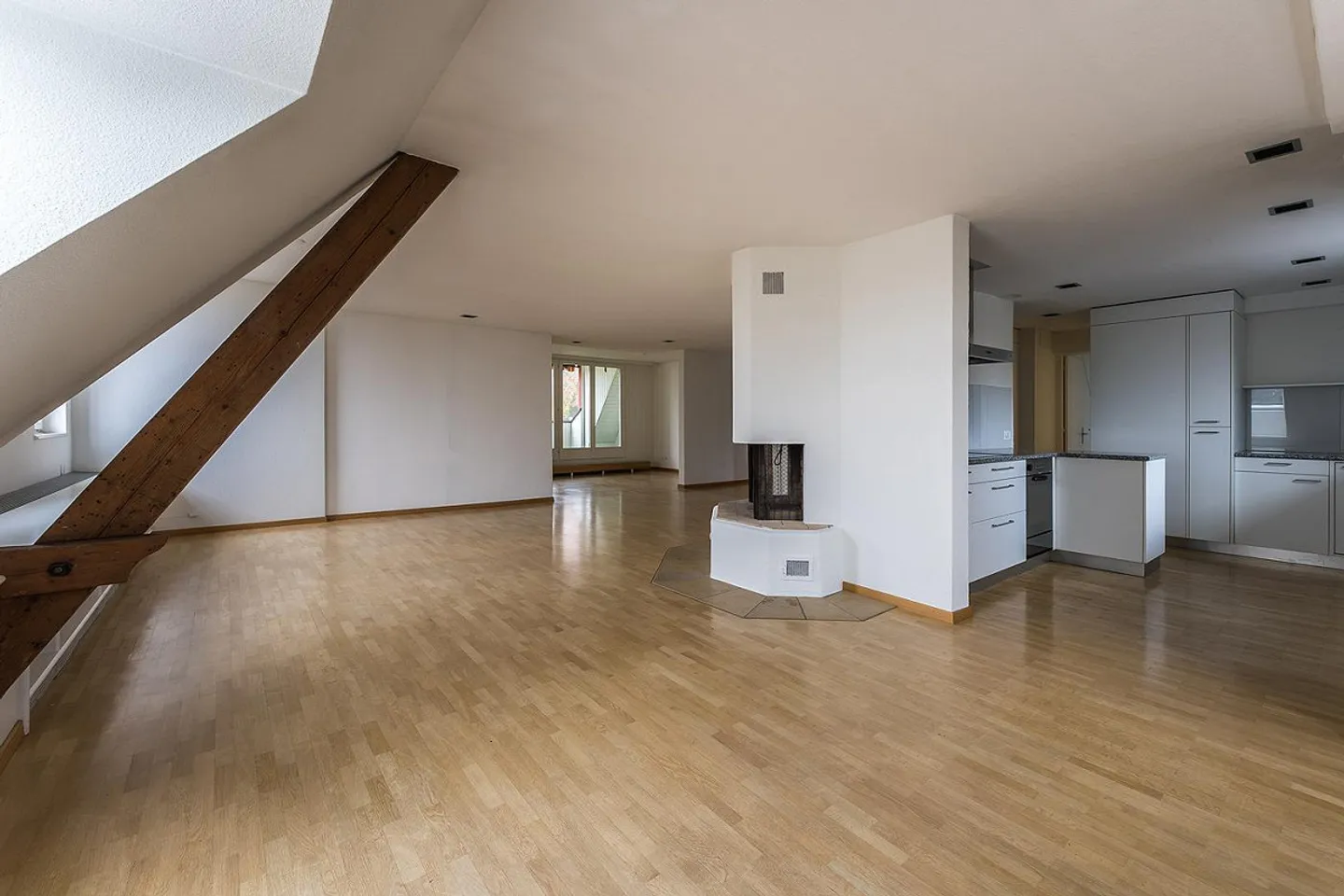 GROSSZÜGIGE 5.5 MAISONETTE-WOHNUNG AN BESTER WOHNLAGE AM ROSENBERG - Foto 10 von 22