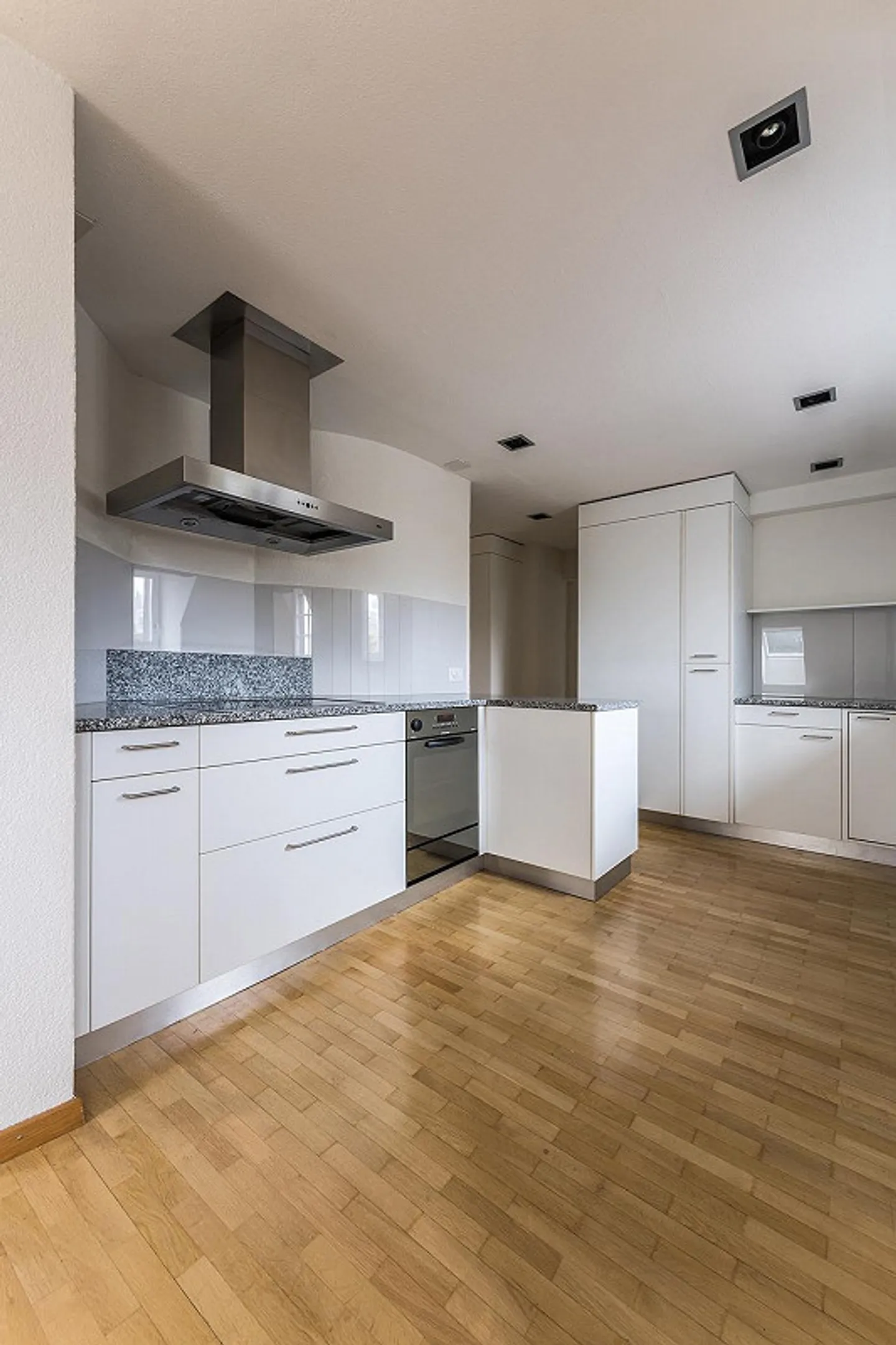 GROSSZÜGIGE 5.5 MAISONETTE-WOHNUNG AN BESTER WOHNLAGE AM ROSENBERG - Foto 11 von 22