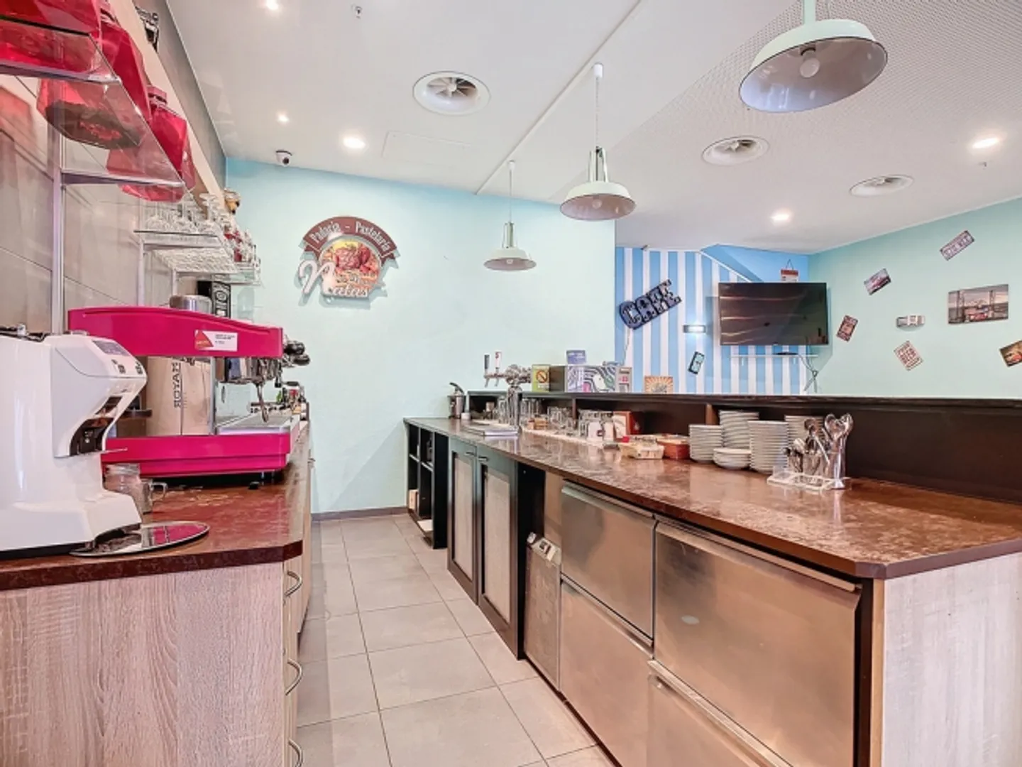 Commercial Space - Bakery, Patisserie or Restaurant - Photo 4 of 7