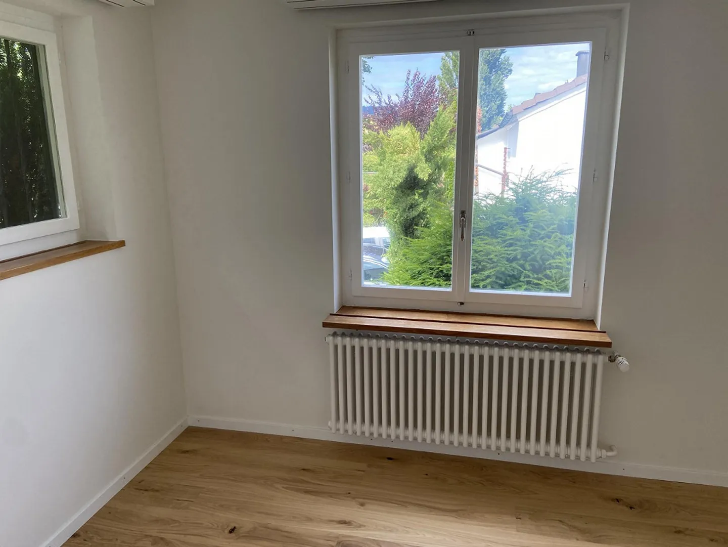 Charming 5.5-room house with modern amenities/dream garden - Photo 7 of 9