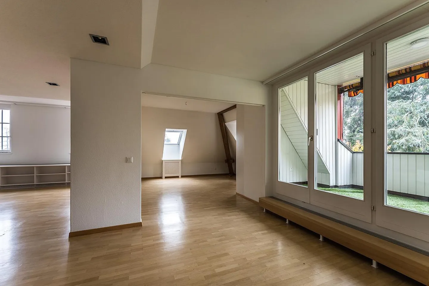 GROSSZÜGIGE 5.5 MAISONETTE-WOHNUNG AN BESTER WOHNLAGE AM ROSENBERG - Foto 5 von 22