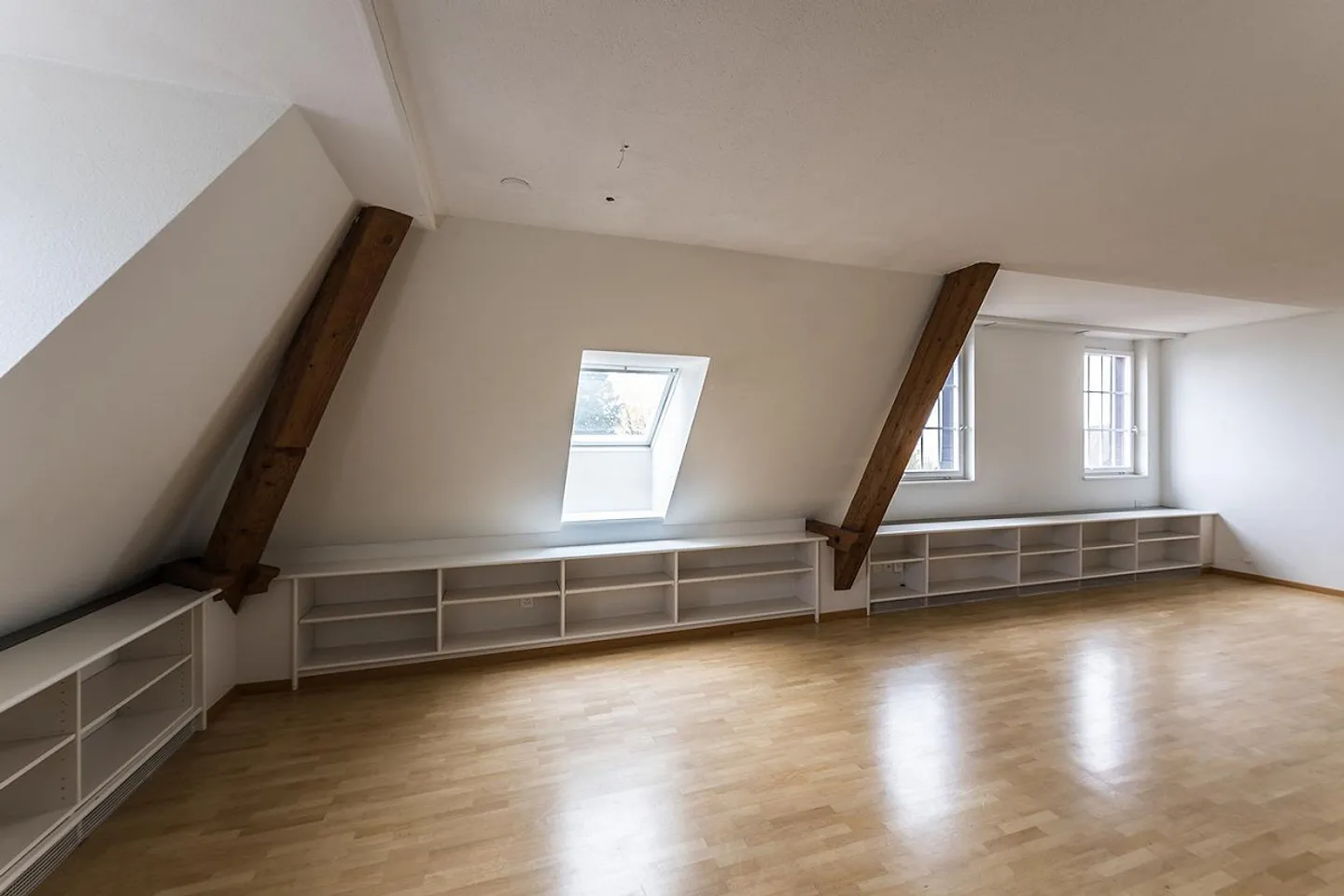 GROSSZÜGIGE 5.5 MAISONETTE-WOHNUNG AN BESTER WOHNLAGE AM ROSENBERG - Foto 13 von 22