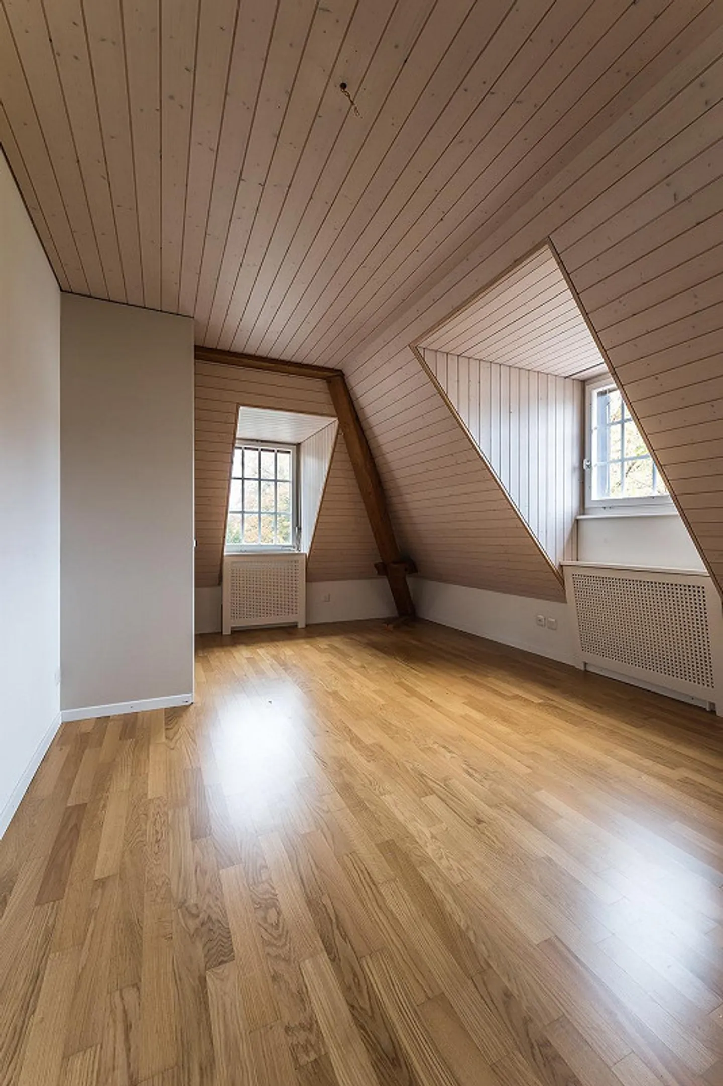 GROSSZÜGIGE 5.5 MAISONETTE-WOHNUNG AN BESTER WOHNLAGE AM ROSENBERG - Foto 15 von 22