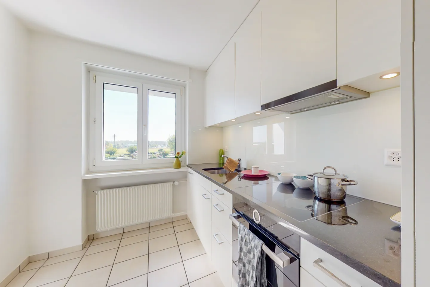 Geräumige Wohnung mit Balkon - Foto 2 von 10