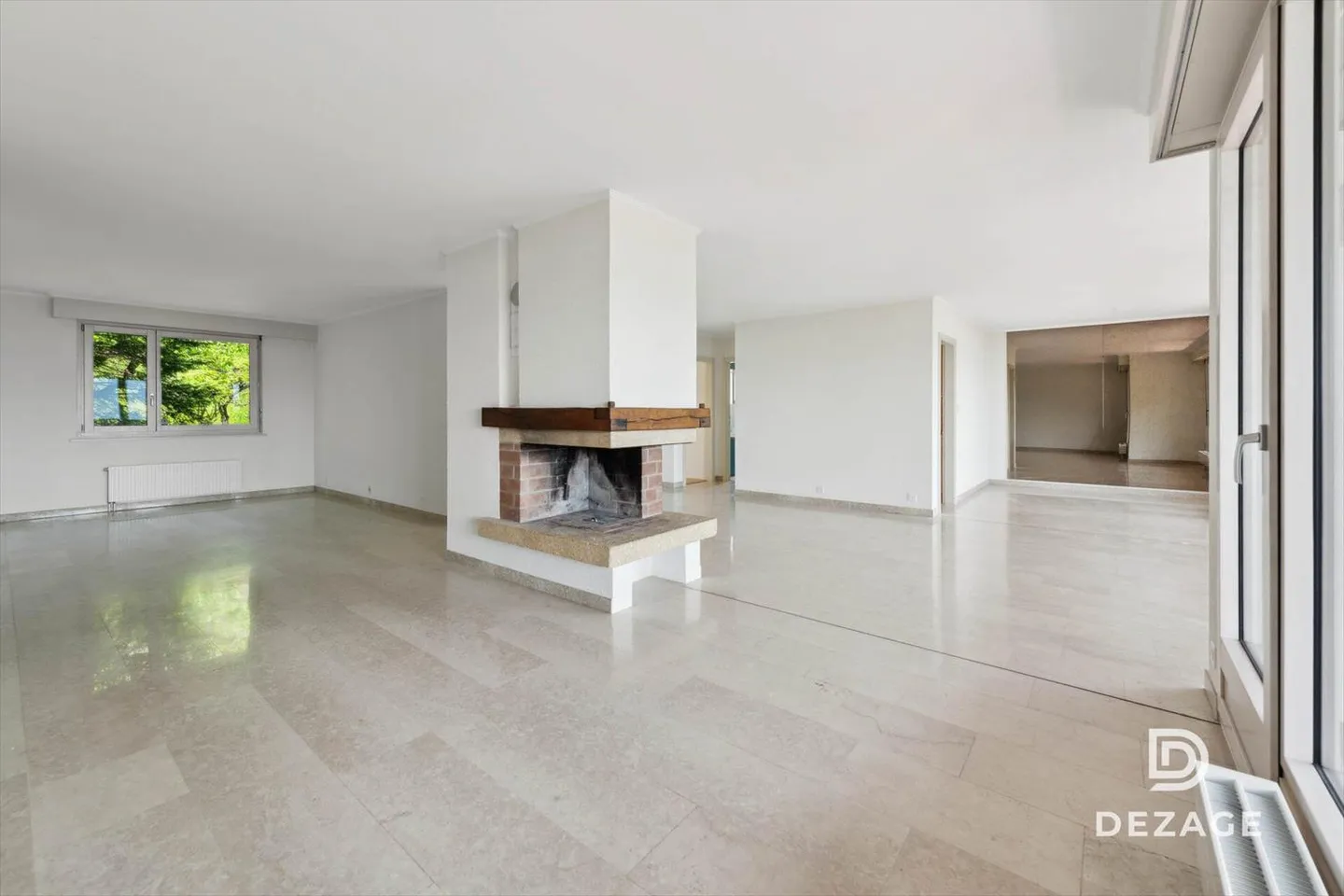 Appartamento spazioso in un ambiente verde con vista lago impareggiabile e grande balcone! - Foto 7 di 13