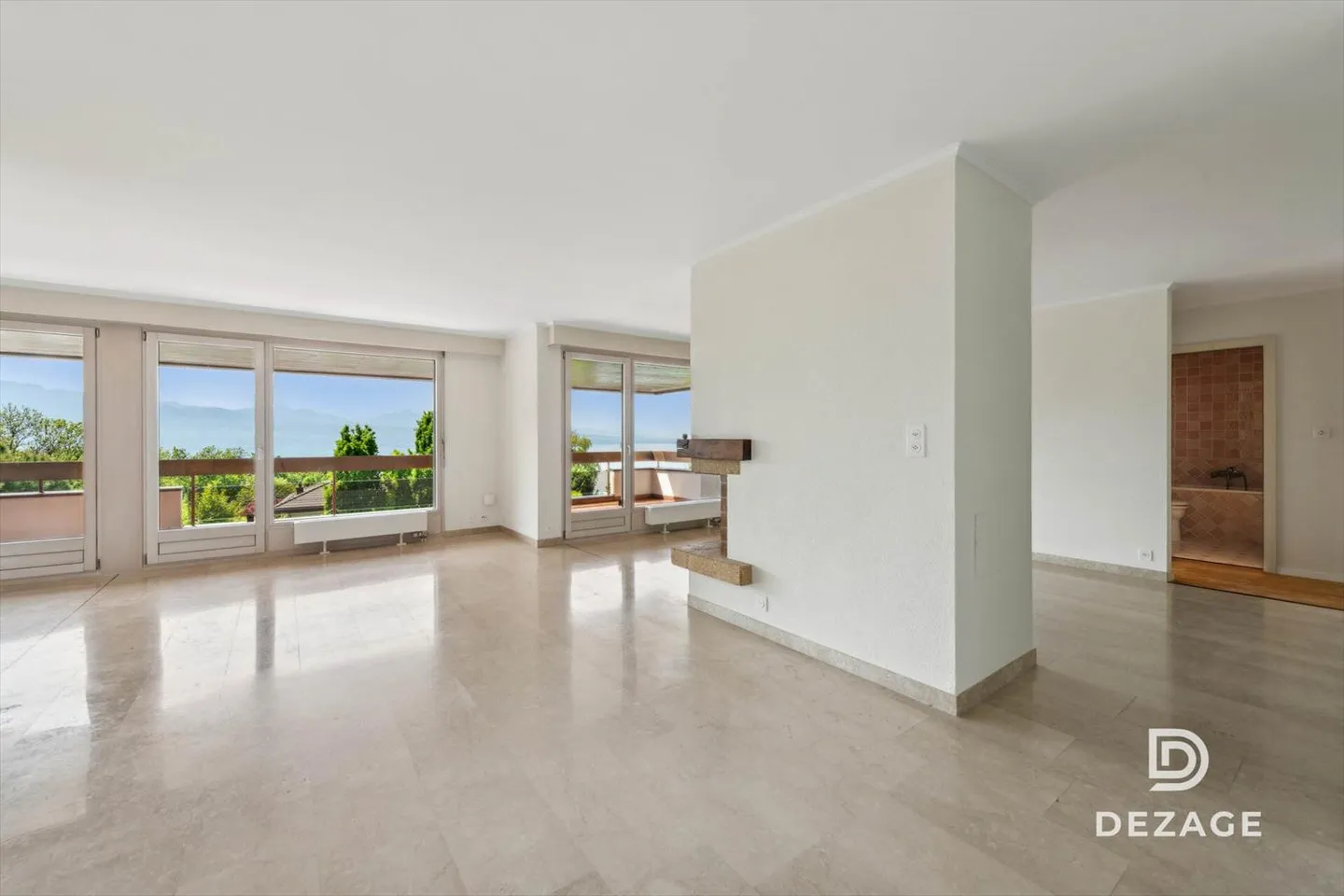 Appartamento spazioso in un ambiente verde con vista lago impareggiabile e grande balcone! - Foto 9 di 13