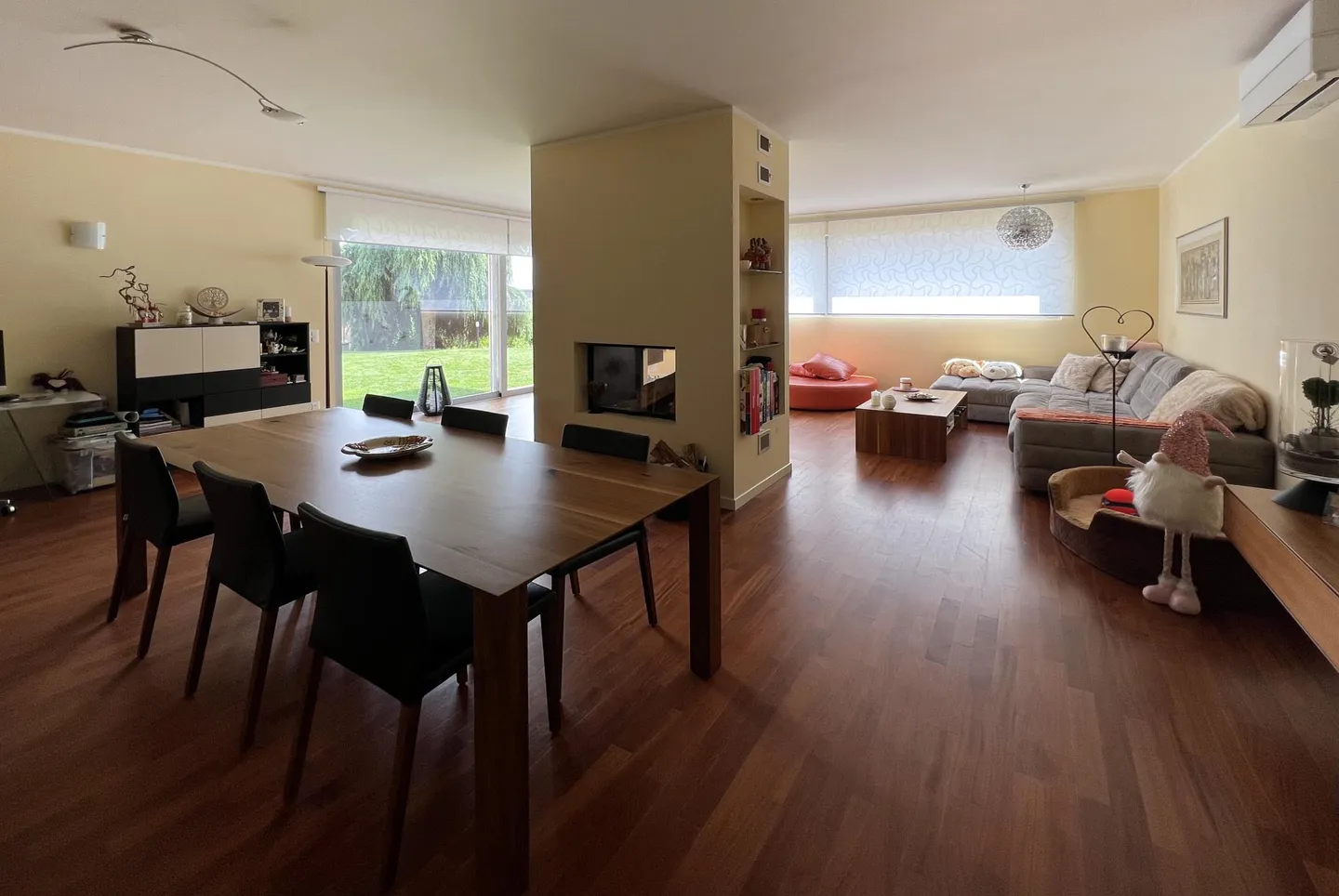 SPLENDIDA E AMPIA VILLA 5.5 CON GIARDINO E PISCINA A MANNO - Foto 5 di 12