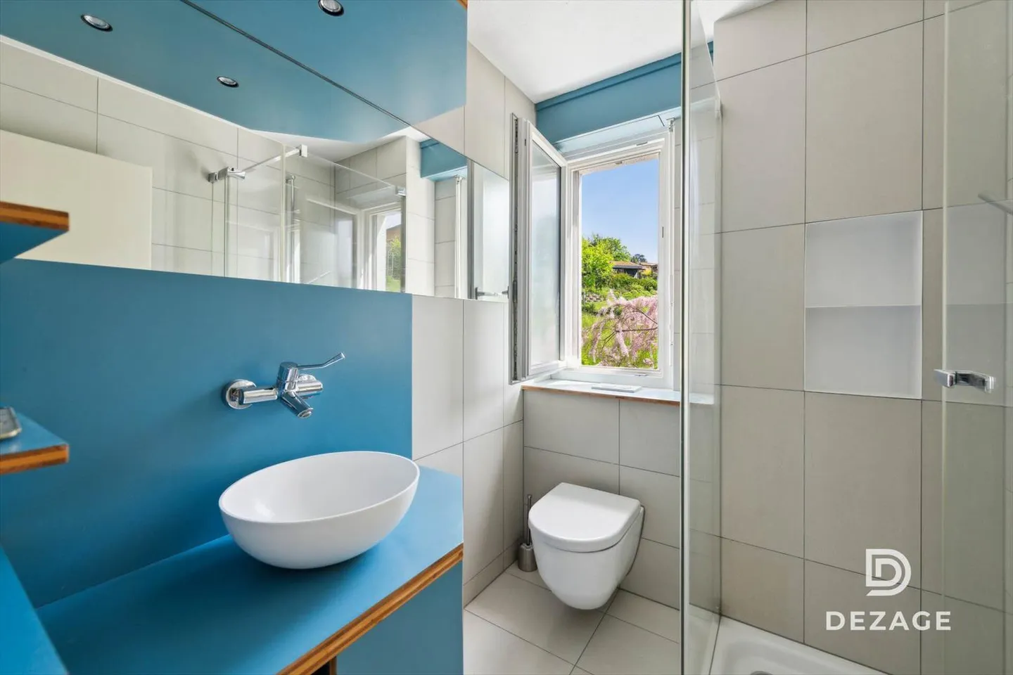 Appartamento spazioso in un ambiente verde con vista lago impareggiabile e grande balcone! - Foto 11 di 13