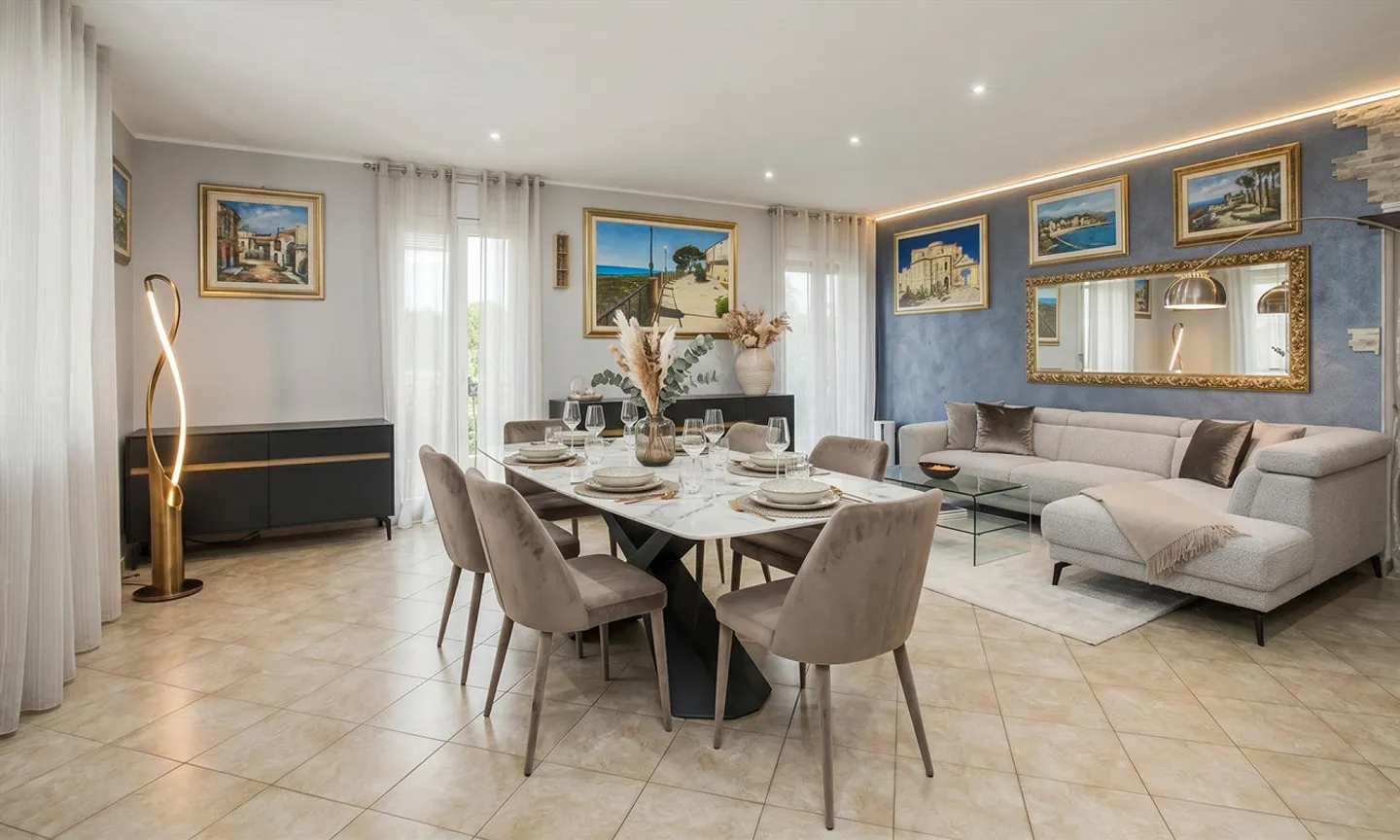 Exclusive three-family house with 8.5 rooms and grotto in Melano - Photo 4 of 9