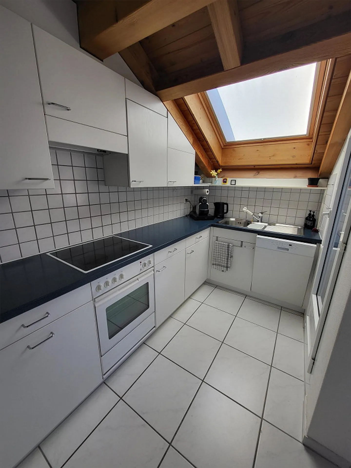 Charmant appartement sous les toits de 4,5 pièces - Photo 6 sur 13