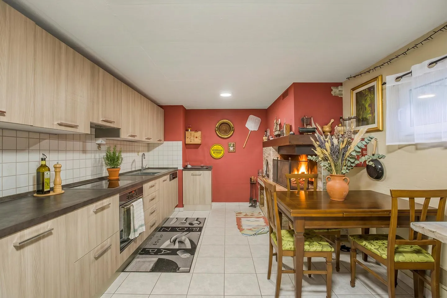 Exclusive three-family house with 8.5 rooms and grotto in Melano - Photo 8 of 9
