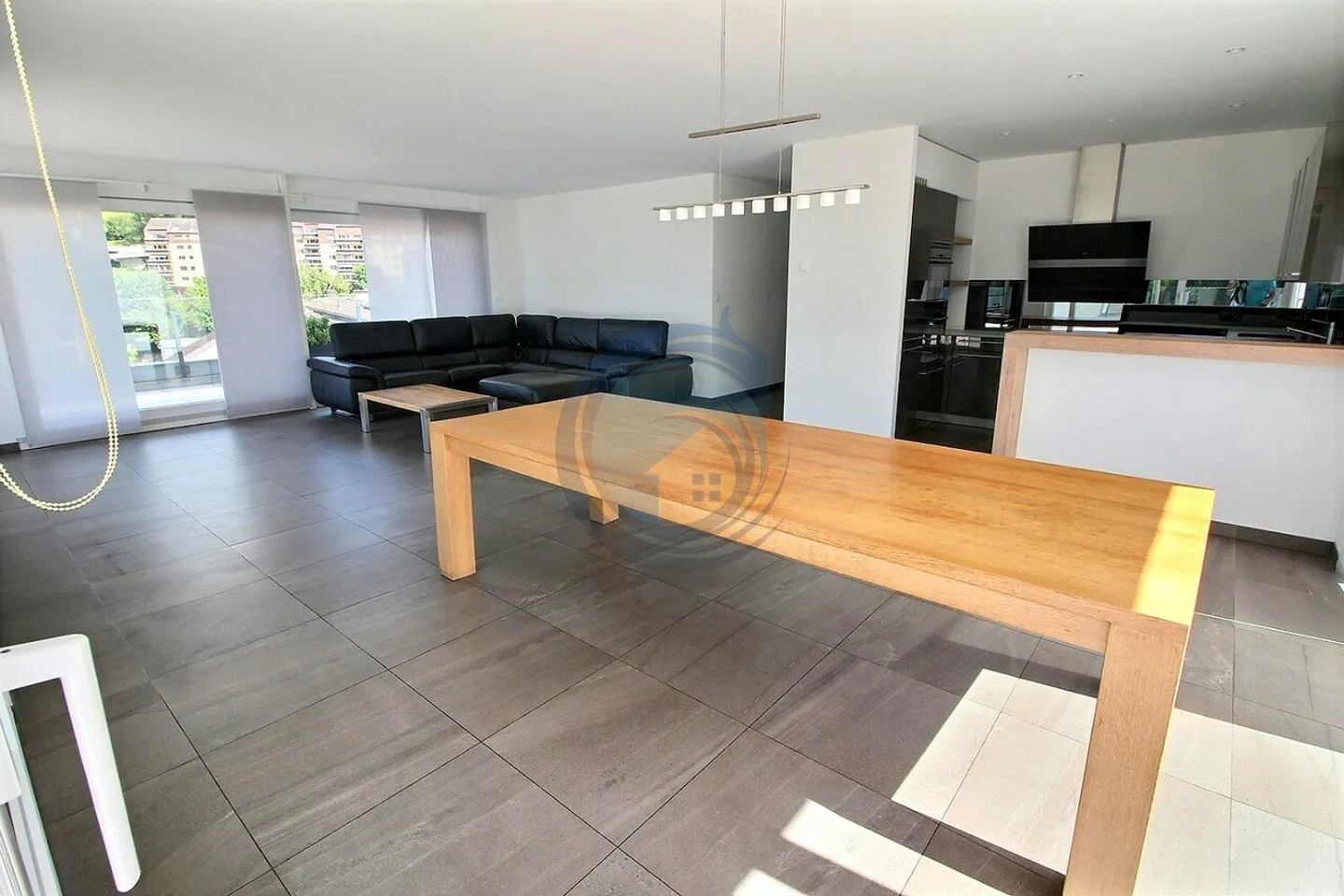 DISPONIBILE IMMEDIATAMENTE - MAGNIFICO ATTICO 4,5 STANZE CON TERRAZZA E ASCENSORE - Foto 5 di 17