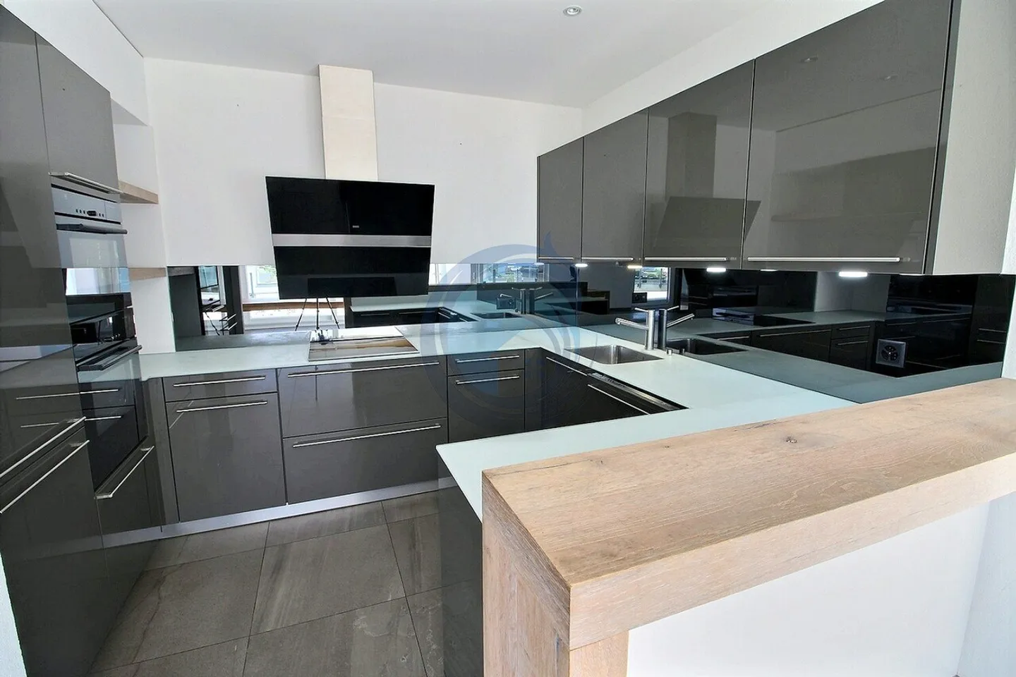 DISPONIBILE IMMEDIATAMENTE - MAGNIFICO ATTICO 4,5 STANZE CON TERRAZZA E ASCENSORE - Foto 6 di 17