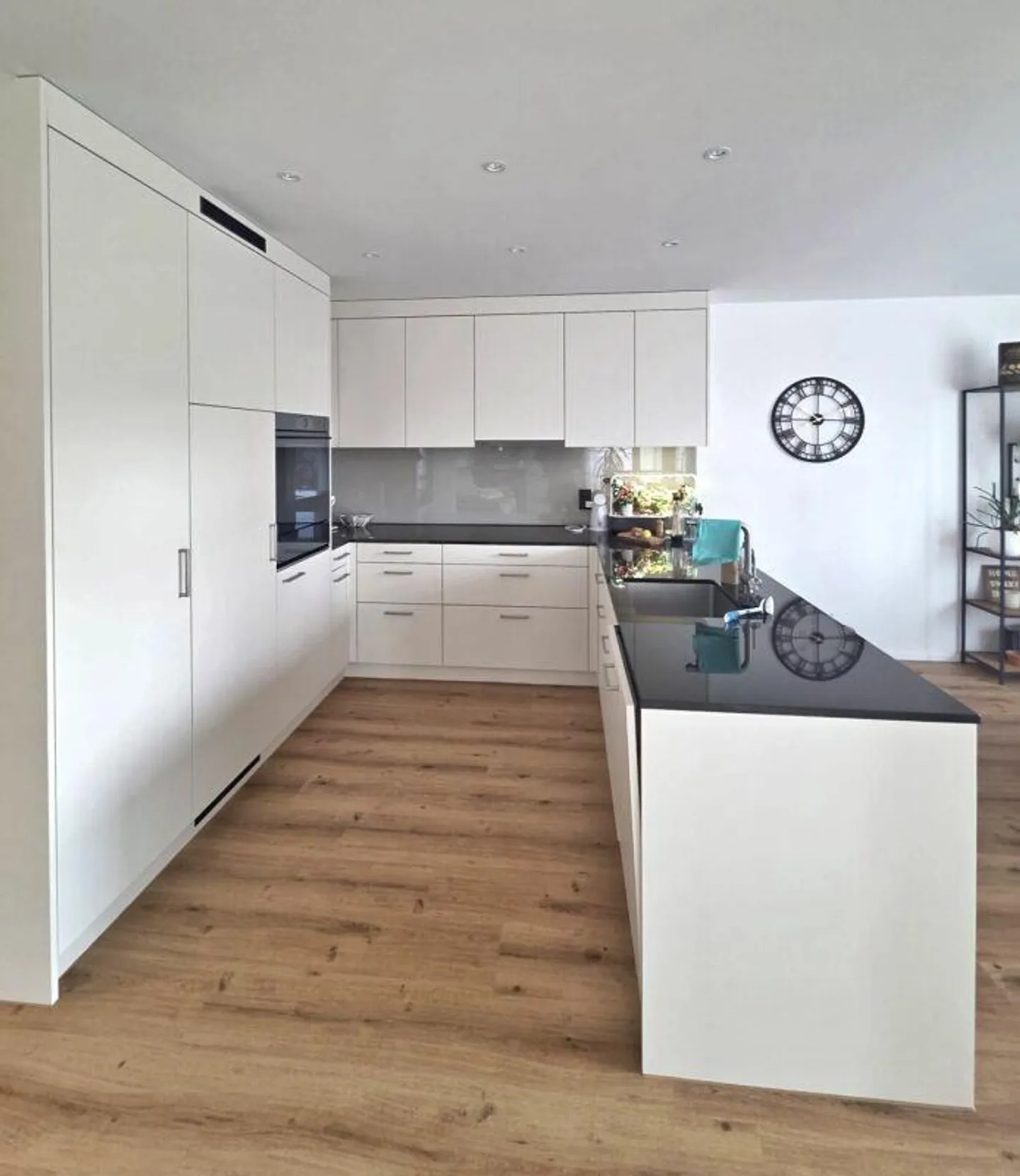 Questo bellissimo appartamento al piano terra è la tua nuova casa? - Foto 2 di 10